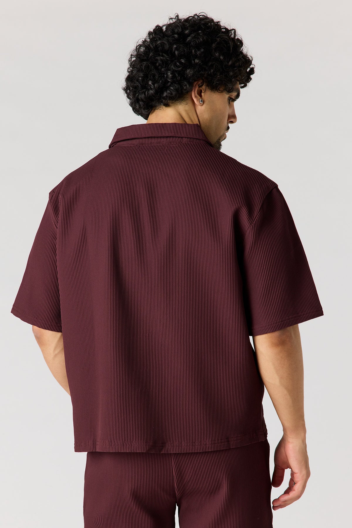 Alt View 2. Textured Button-Up Collared Boxy Top - Burgundy