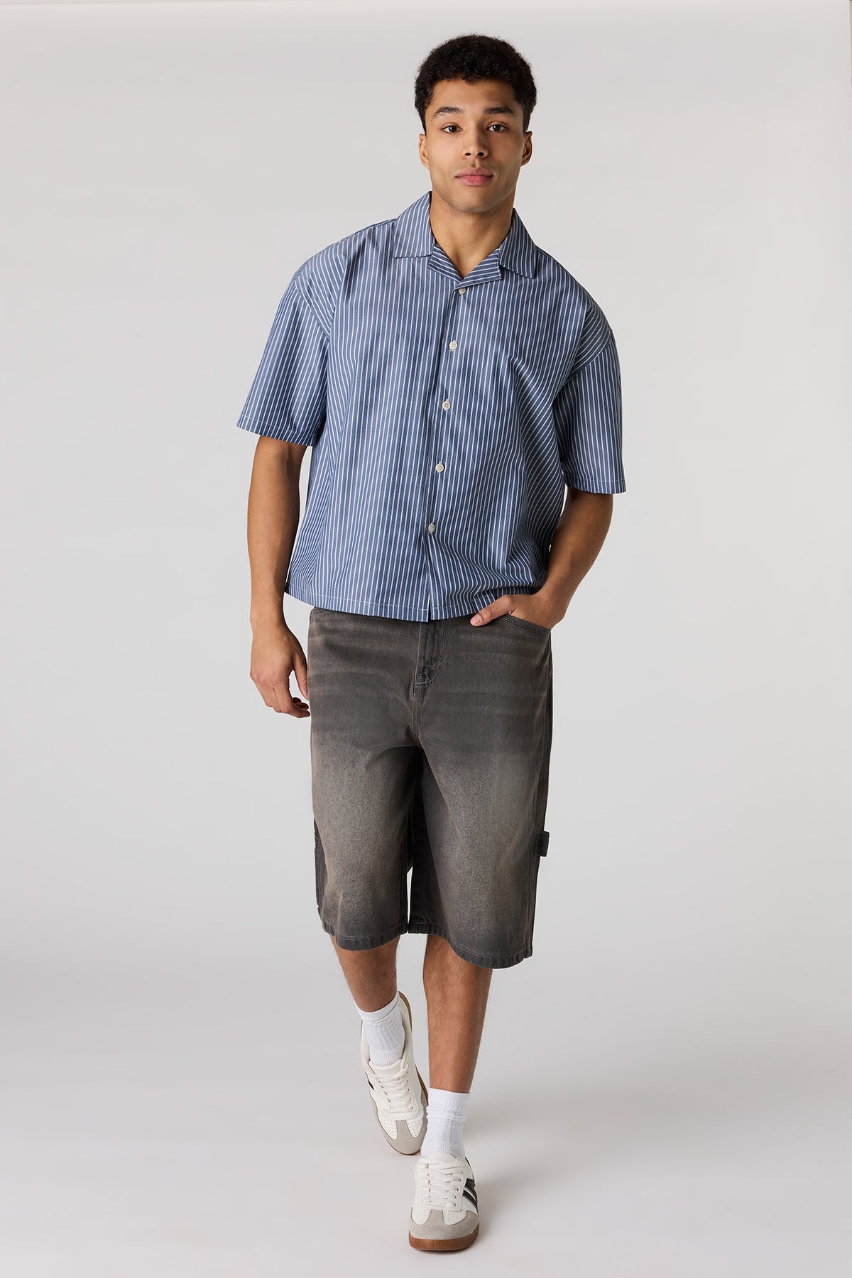 Alt View 3. Poplin Striped Button-Up Collared Boxy Top - Blue