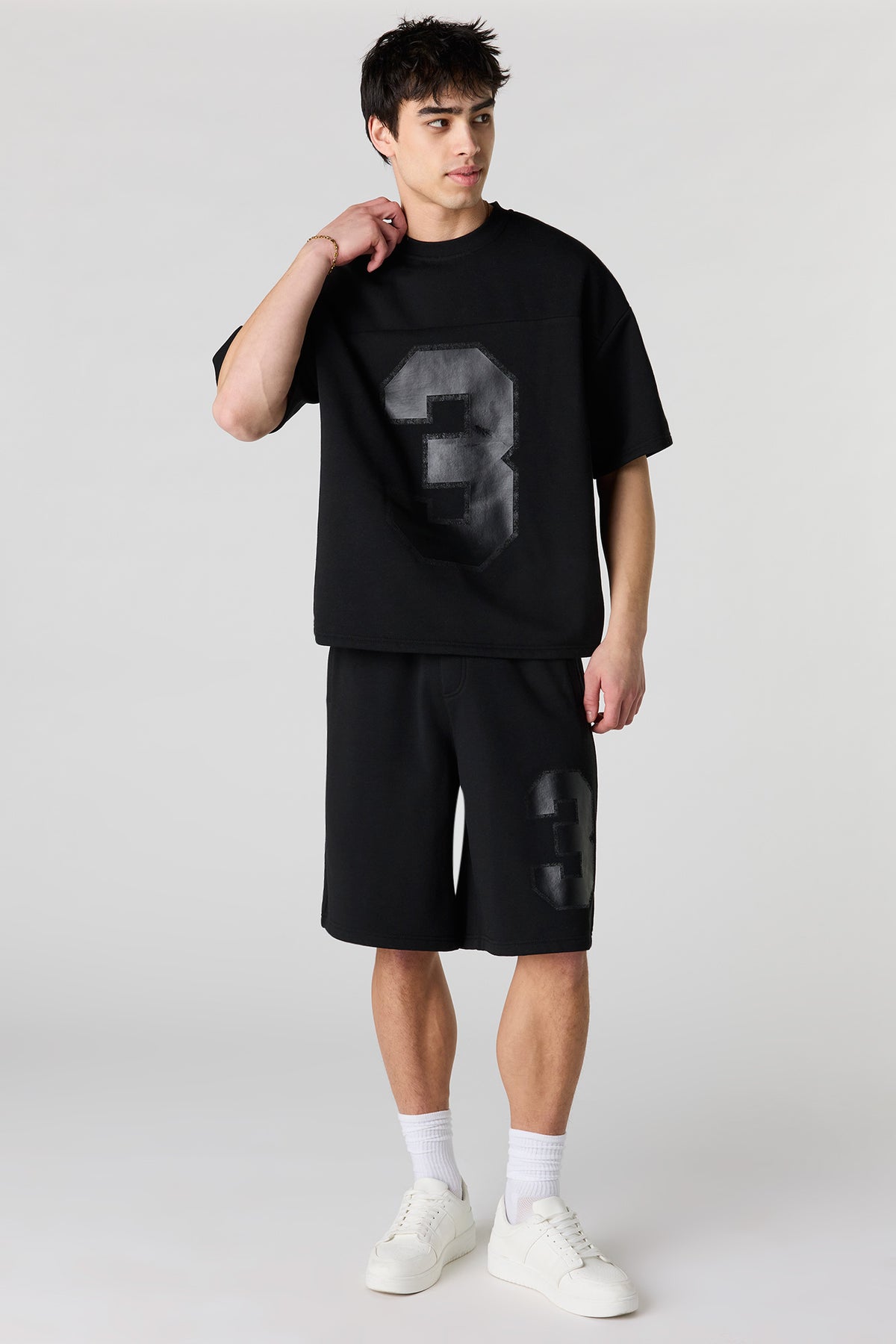 Vue alternative 3. T-shirt carré en molleton à imprimé Numéro