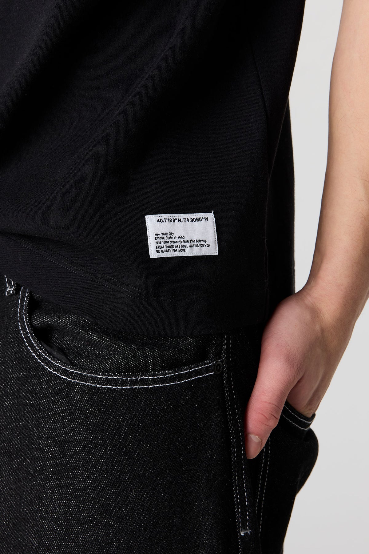 Vue alternative 8. T-shirt surdimensionné lourd