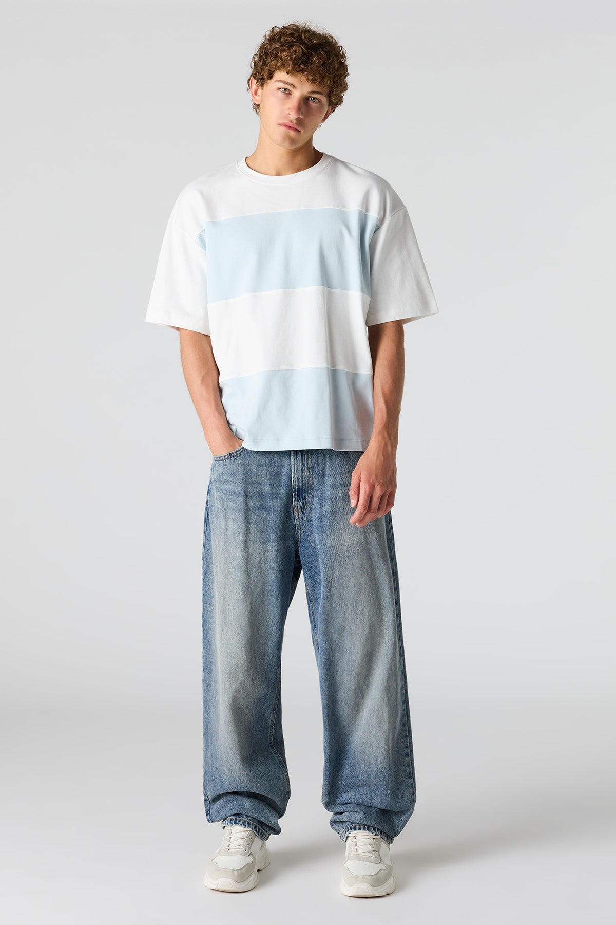 Alt View 3. Striped Boxy T-Shirt - Light Blue