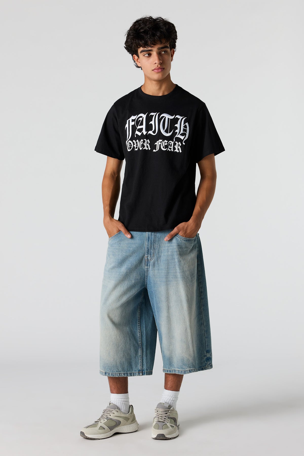 Vue alternative 3. T-shirt à imprimé Faith