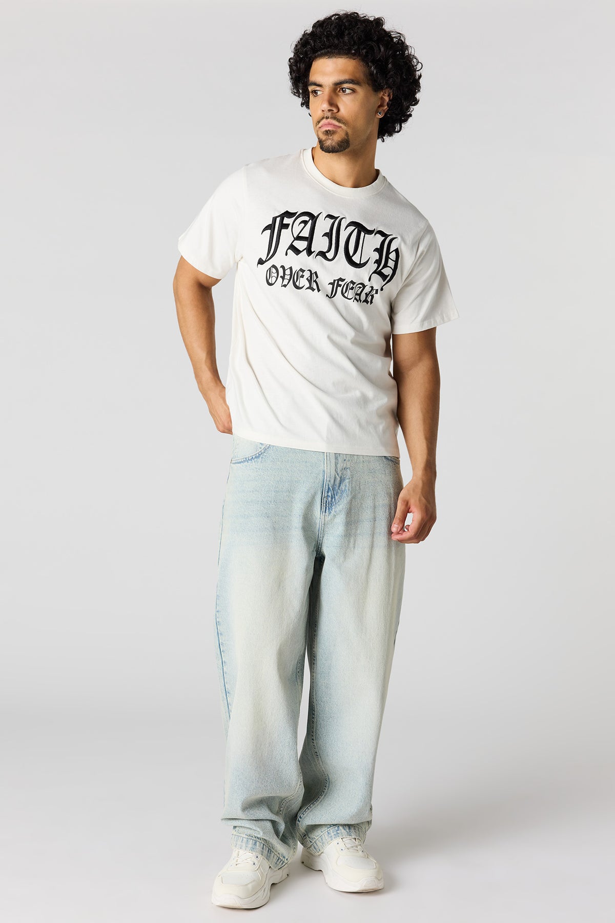 Alt View 3. Faith Graphic T-Shirt - White