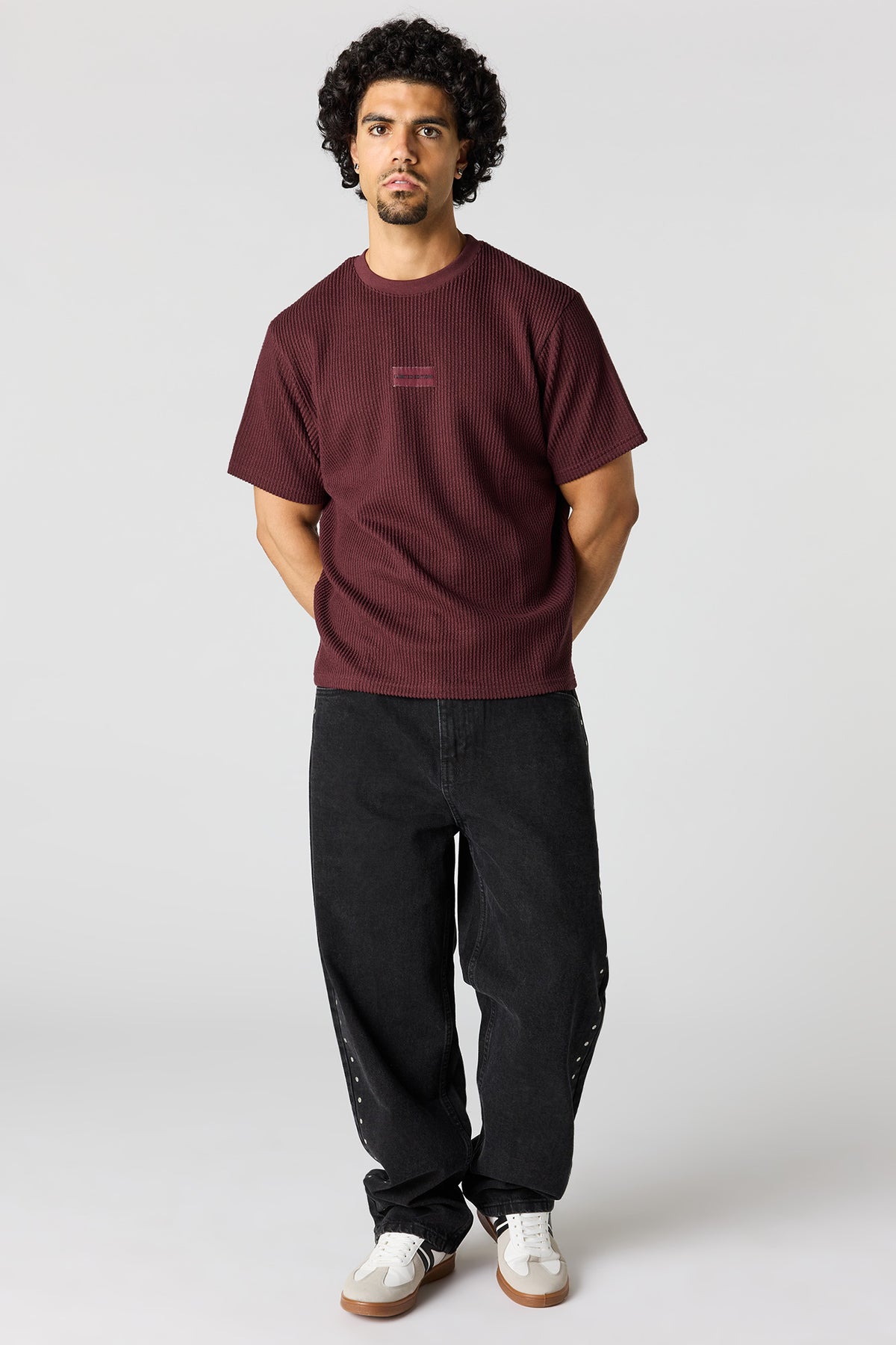 Vue alternative 3. T-shirt avec empiècement texturé