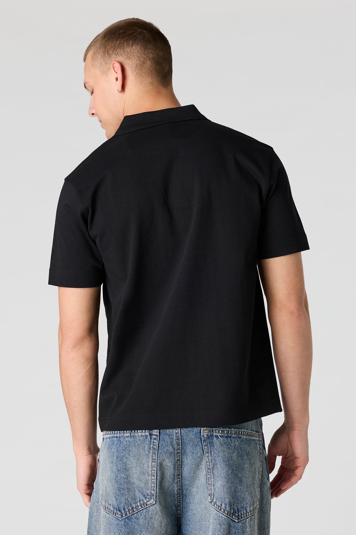 Vue alternative 2. T-shirt avec col
