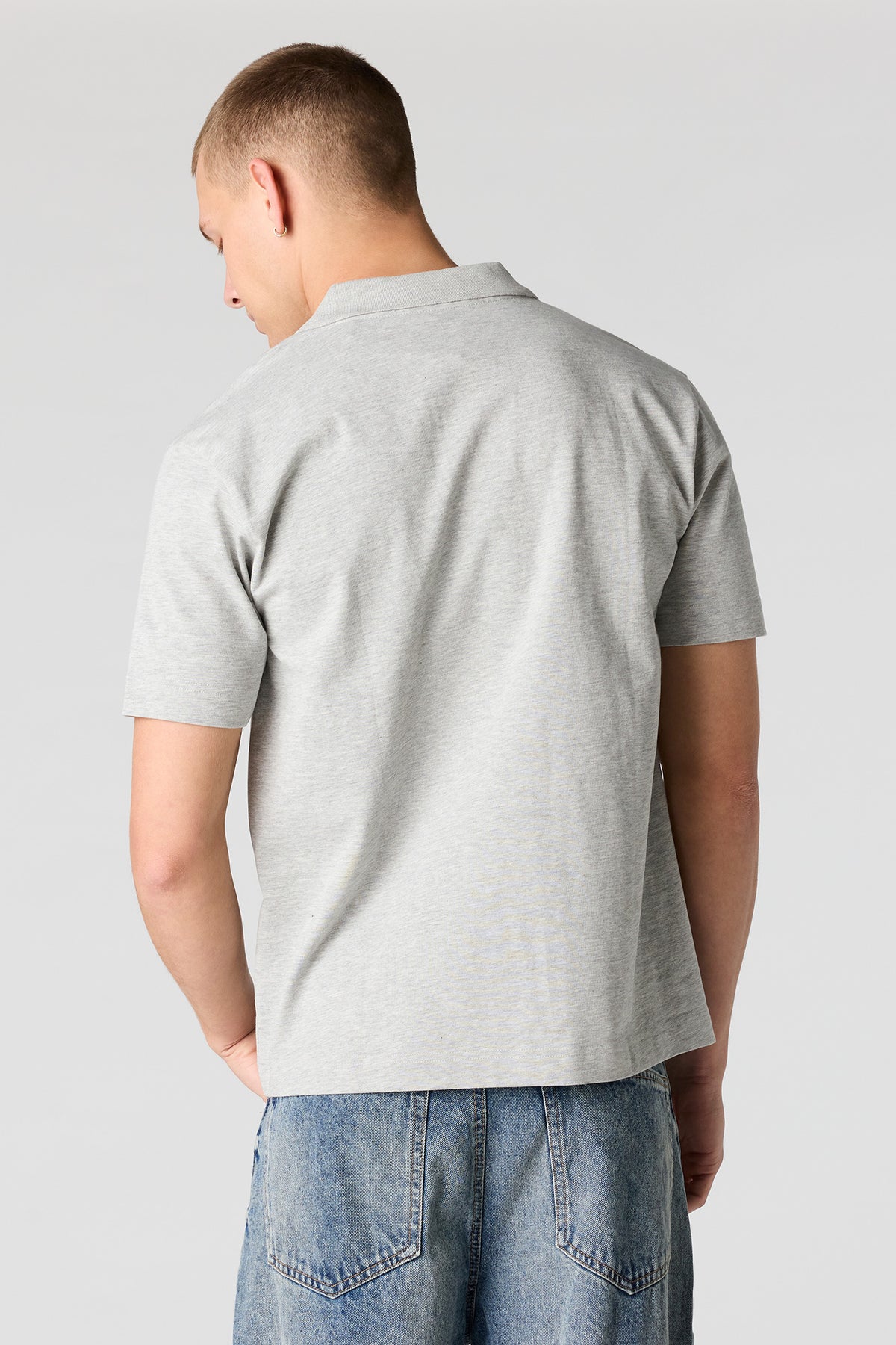 Vue alternative 2. T-shirt avec col