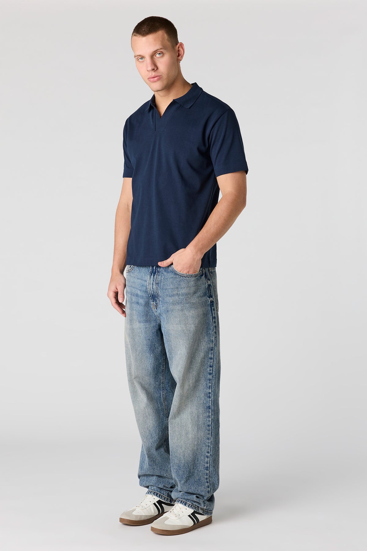 Vue alternative 3. T-shirt avec col