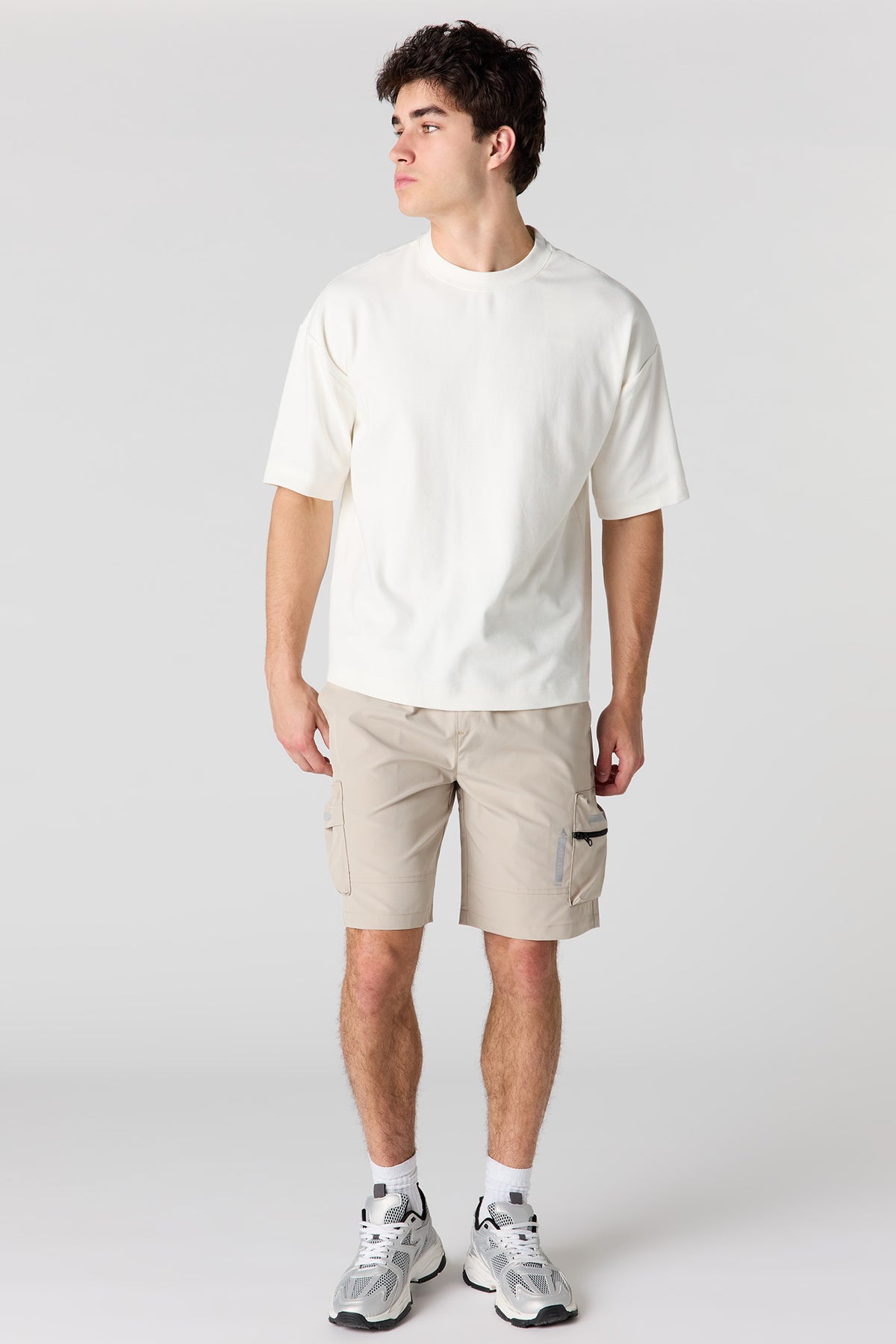 Vue alternative 2. Short cargo avec poches