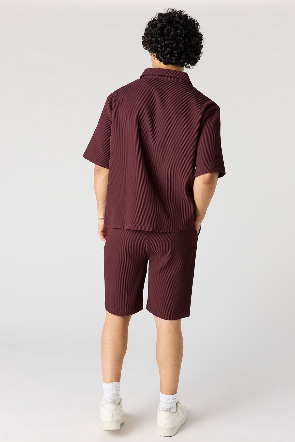 Vue alternative 12. Short texturé