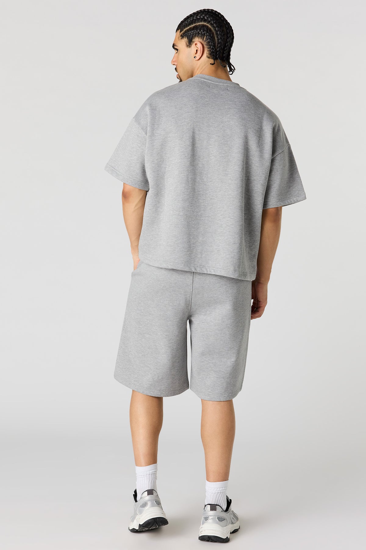 Vue alternative 3. Short baggy en molleton à imprimé Numéro