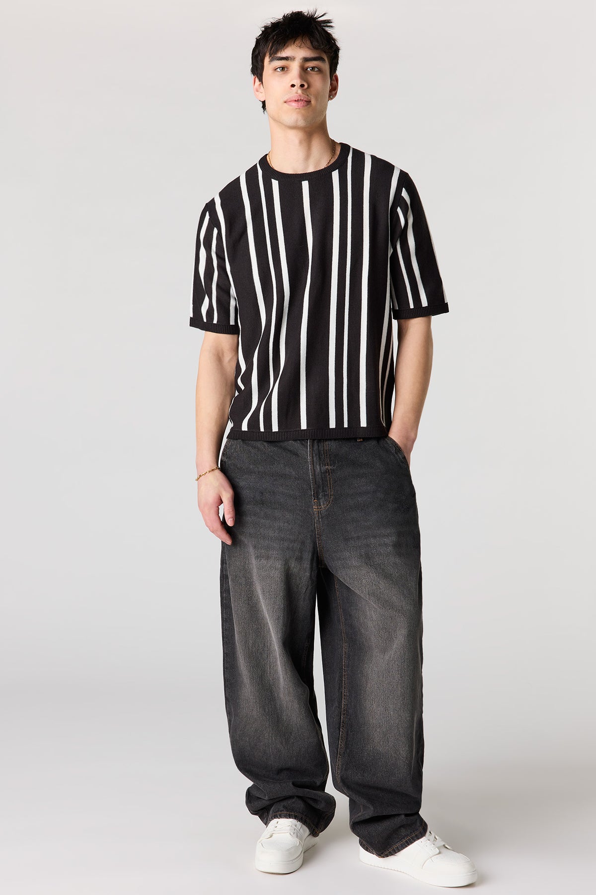 Alt View 3. Striped Knit T-Shirt - Black