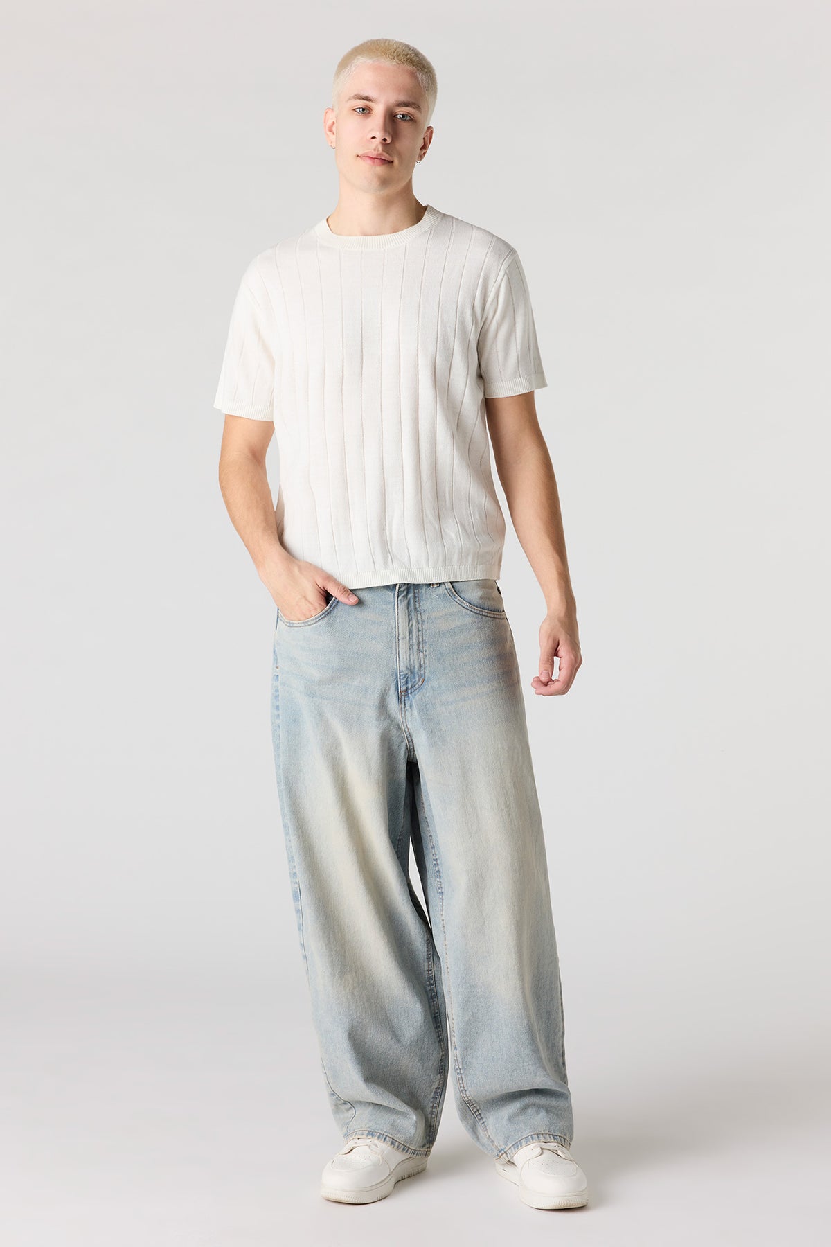 Alt View 3. Ribbed Knit T-Shirt - Off White