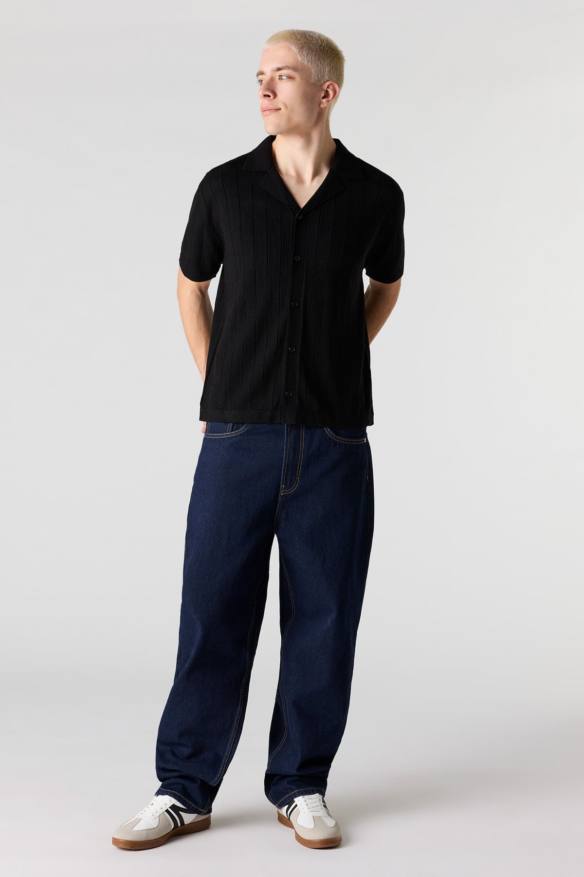 Alt View 3. Ribbed Knit Button-Up Top - Black