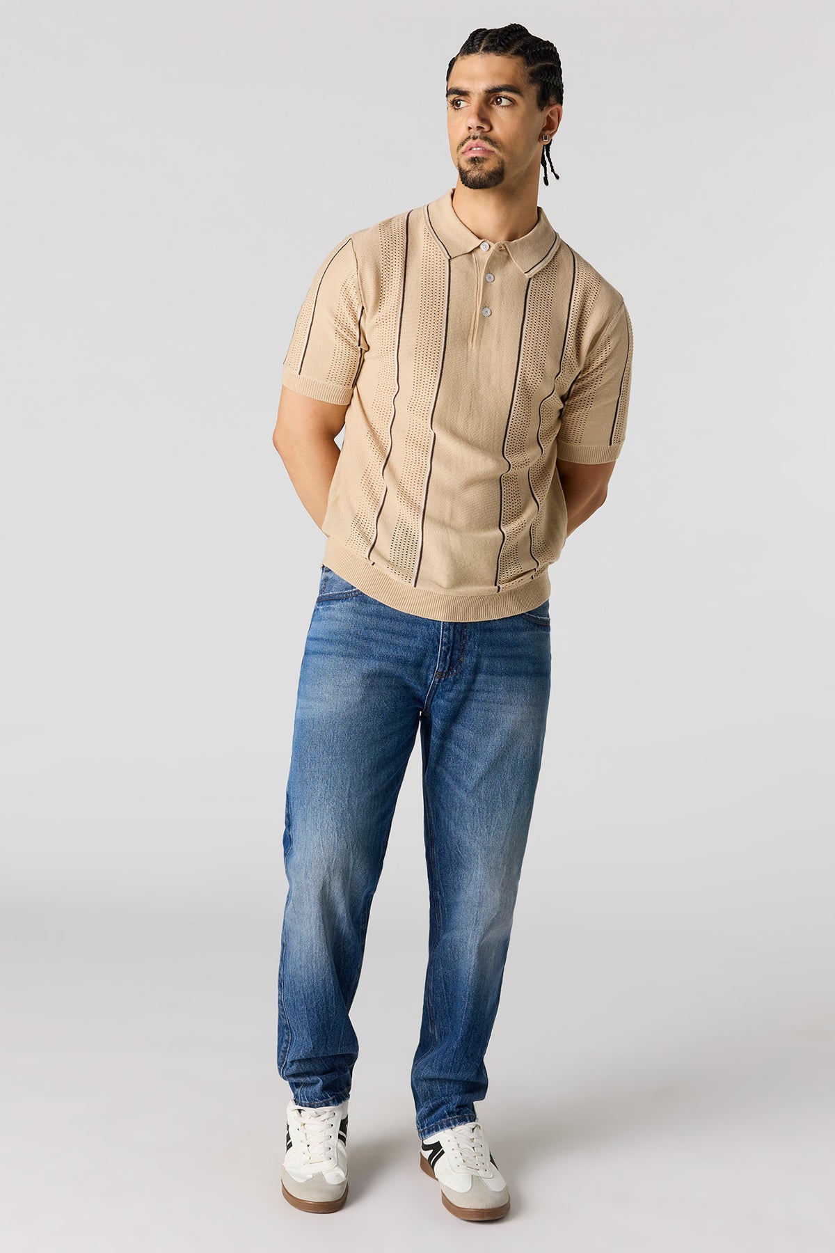 Vue alternative 3. Polo en tricot texturé rayé
