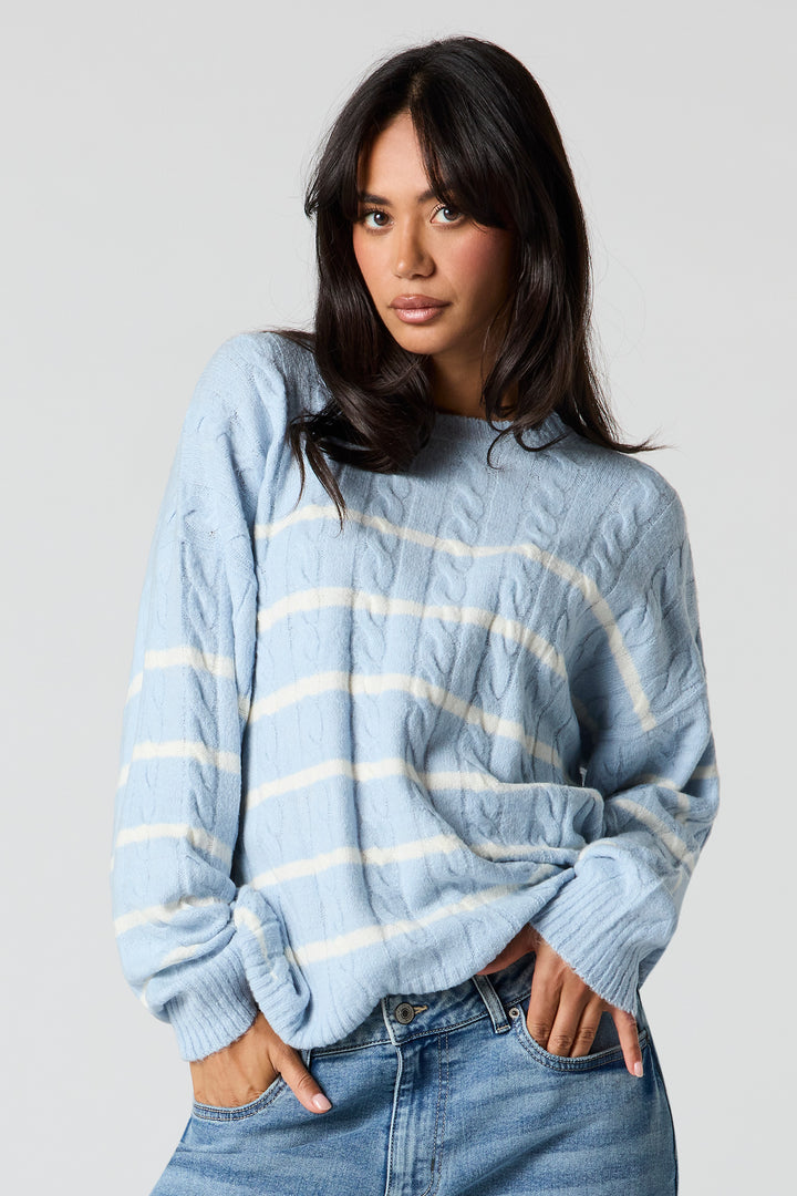 Chandail en tricot torsadé pelucheux