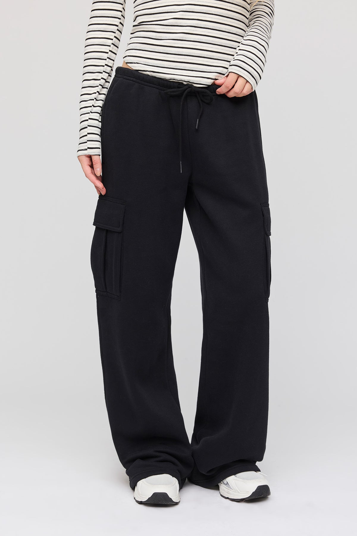 Alt View 2. Luxe Fleece Cargo Sweatpant - Black