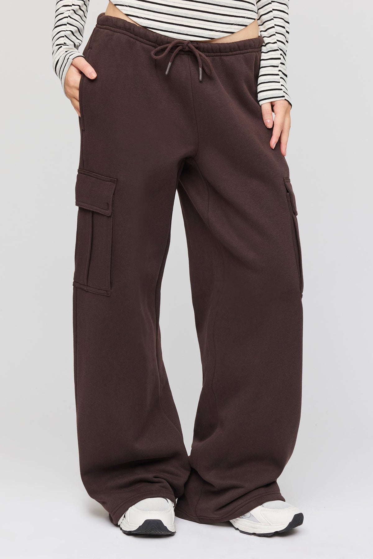 Vue alternative 2. Pantalon d'entraînement cargo en molleton de luxe