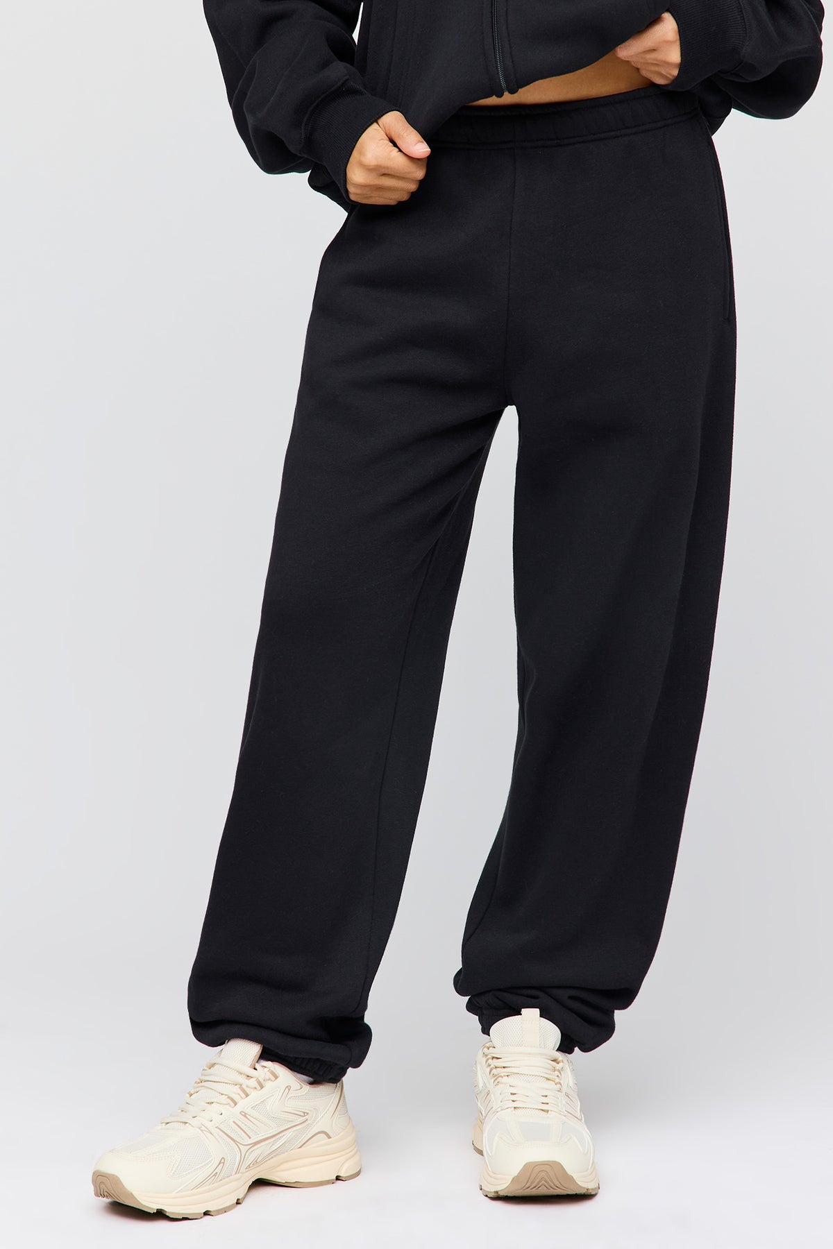 Alt View 2. Premium Fleece Grande Jogger - Black