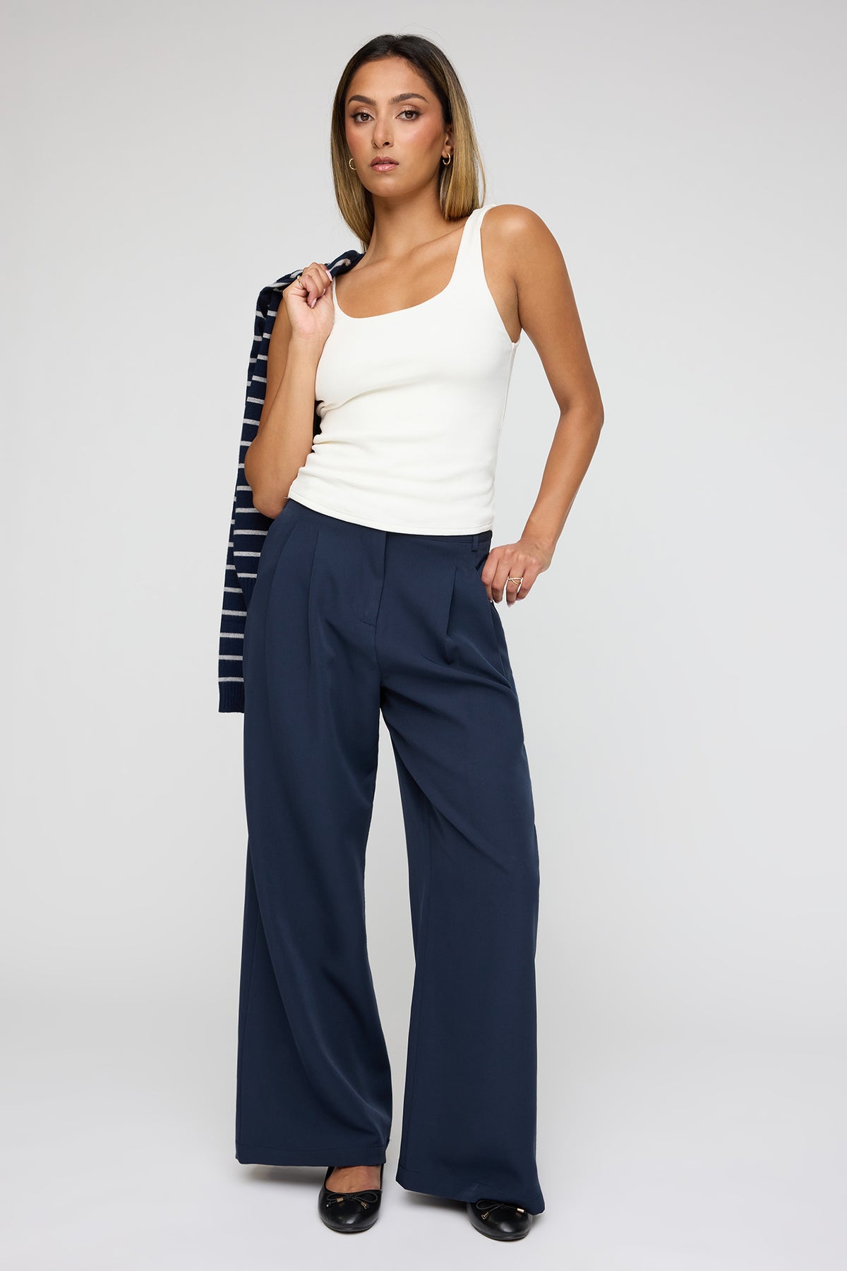 Pantalon habillé à jambe large et taille basse