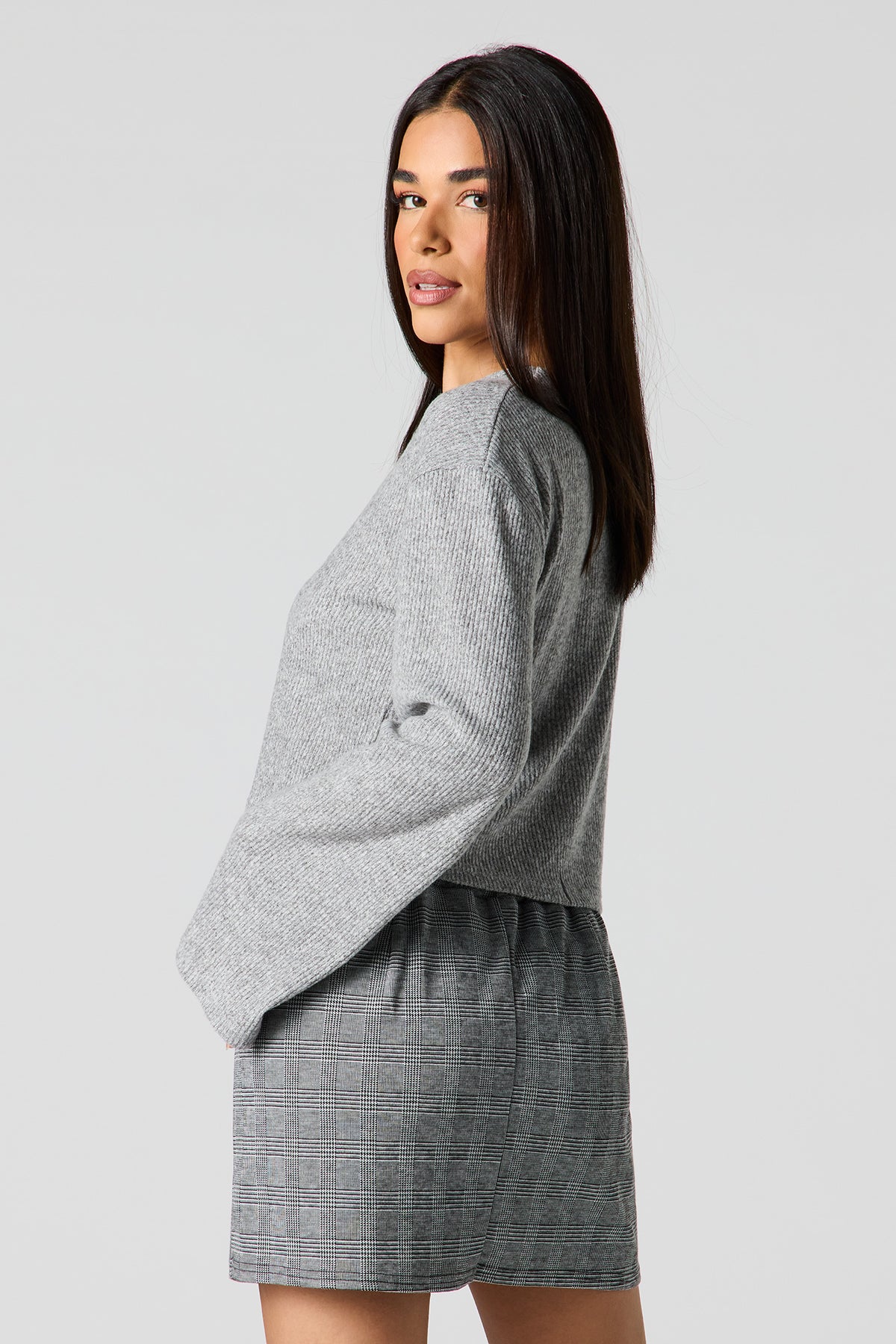 Alt View 2. Houndstooth Mini Skort - Charcoal