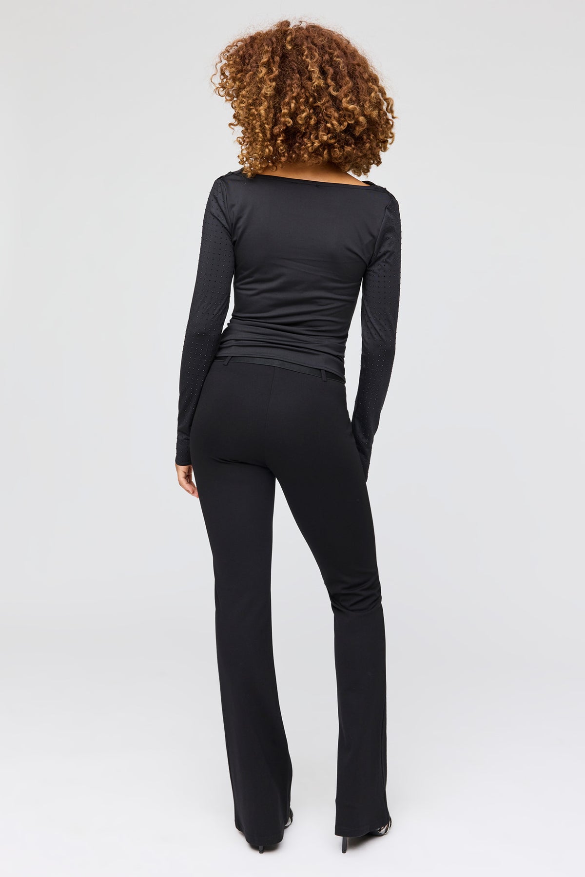 Vue alternative 3. Pantalon habillé à jambe évasée avec ceinture