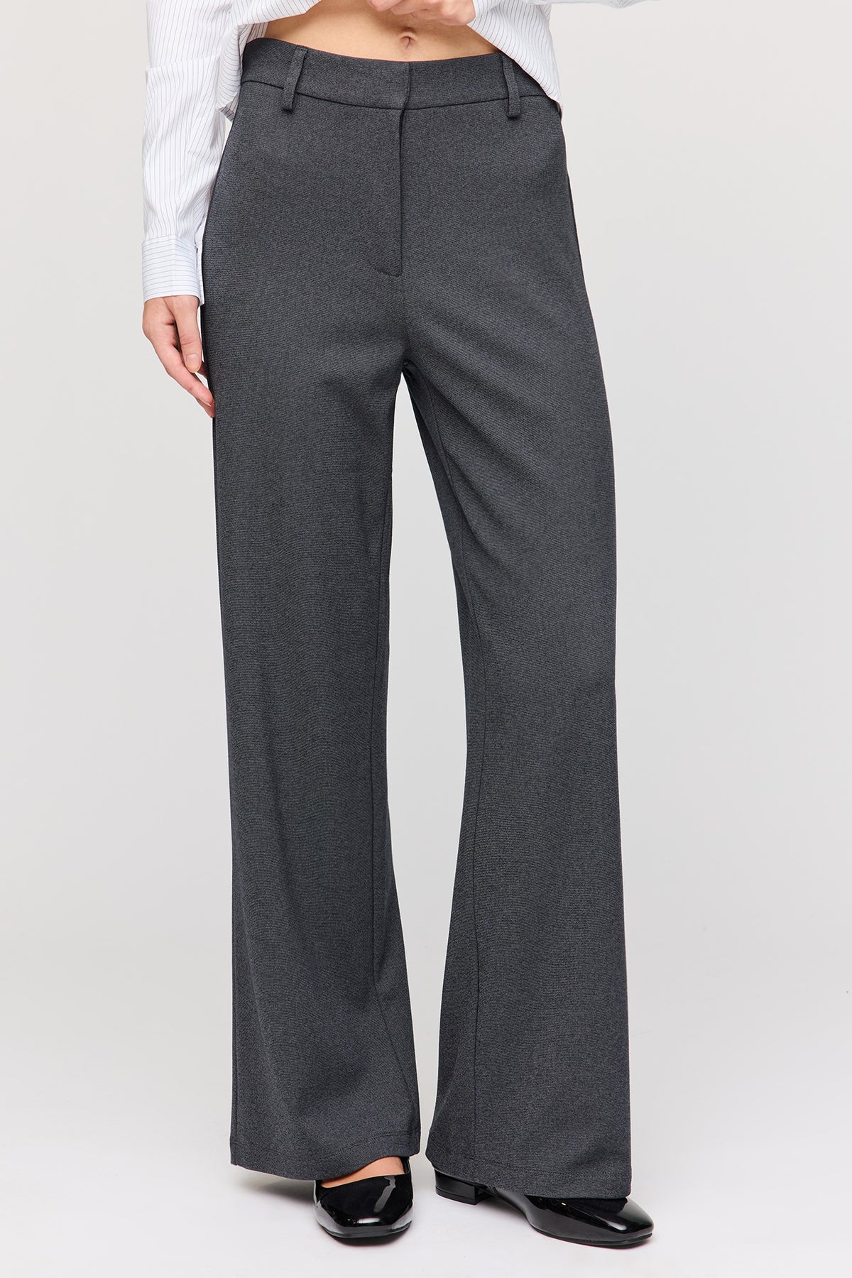 Vue alternative 2. Pantalon habillé mi-taille à jambe droite