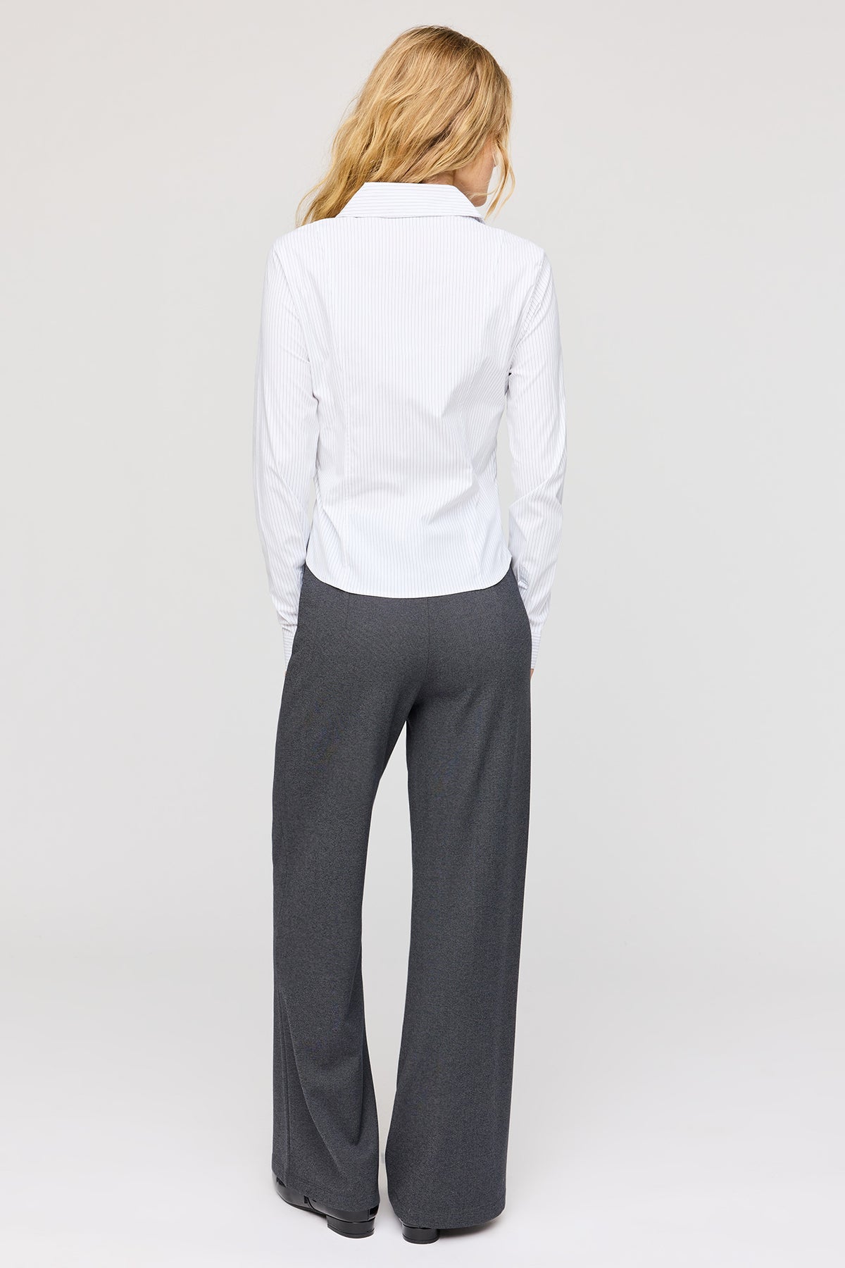 Vue alternative 3. Pantalon habillé mi-taille à jambe droite