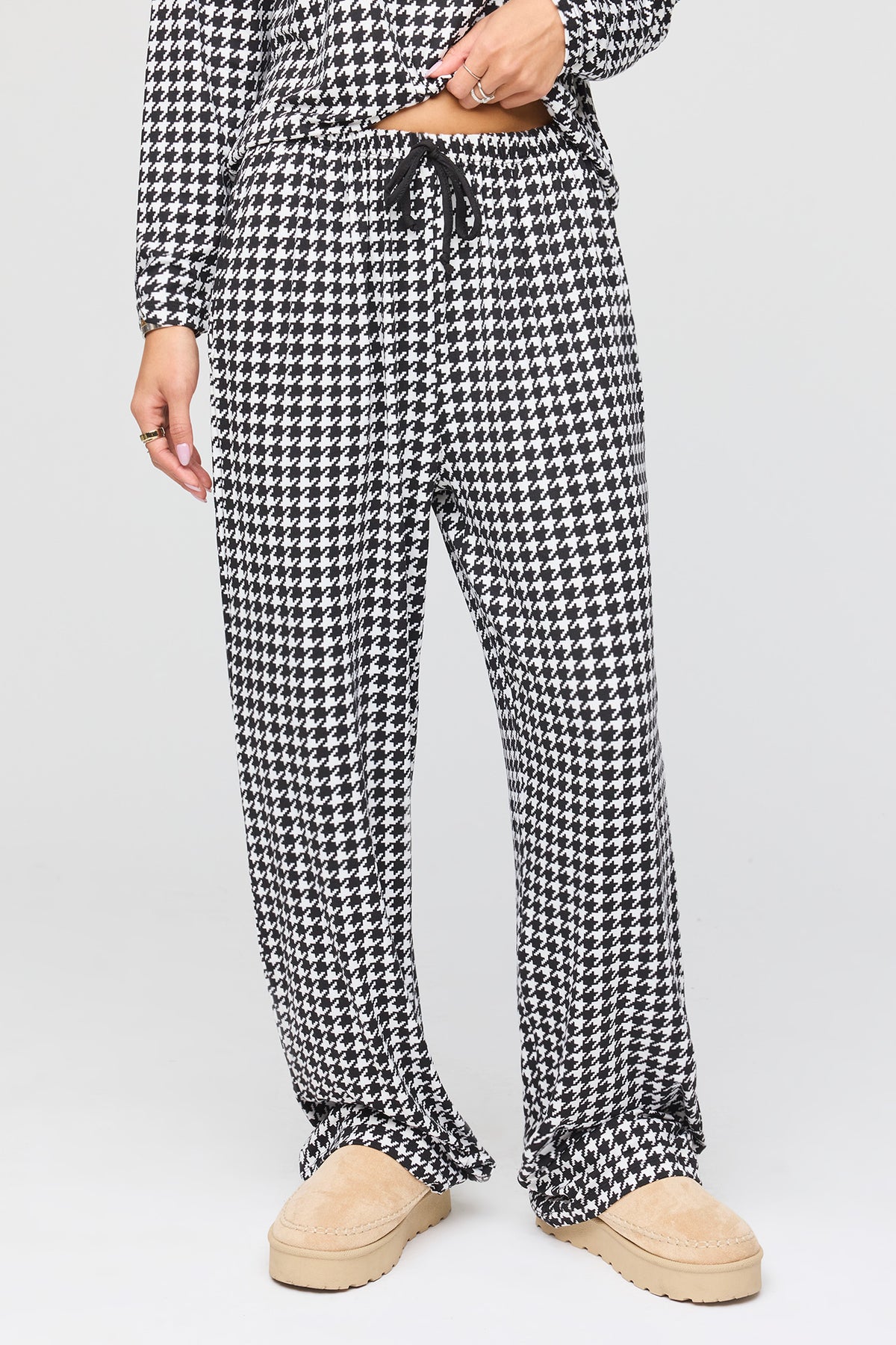 Alt View 3. Long Sleeve Top & Pant Pajama Set - Black with White