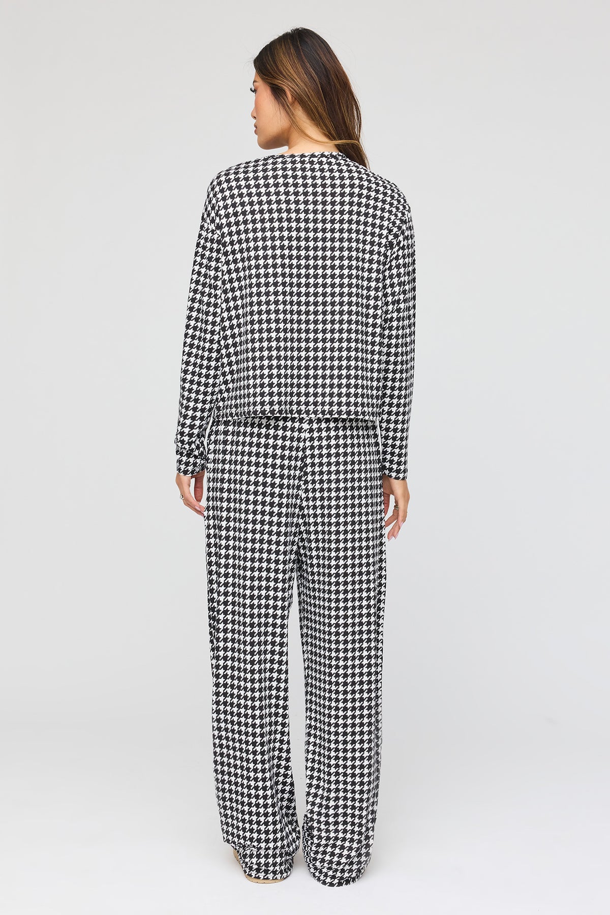 Alt View 4. Long Sleeve Top & Pant Pajama Set - Black with White