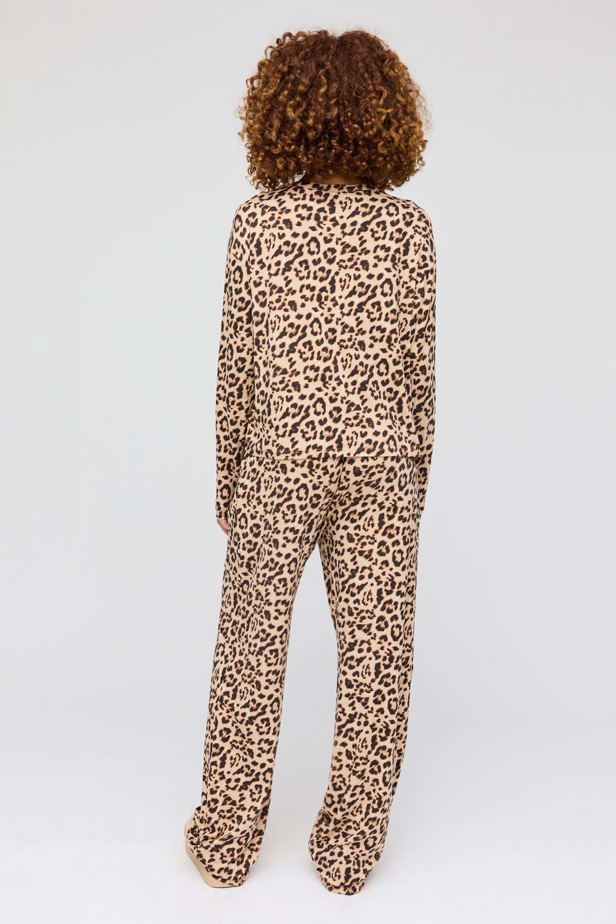 Alt View 4. Long Sleeve Top & Pant Pajama Set - Leopard