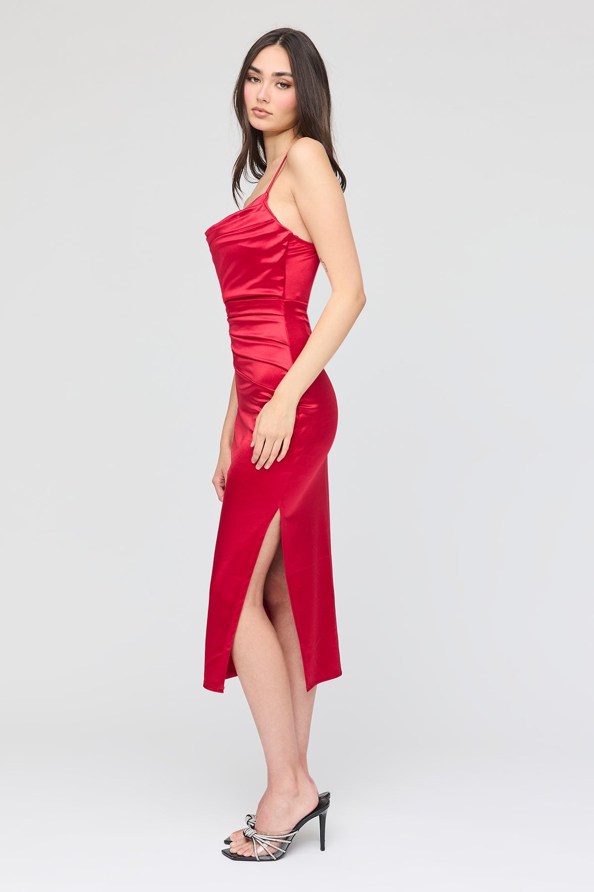 Vue alternative 2. Robe midi à col châle en satin