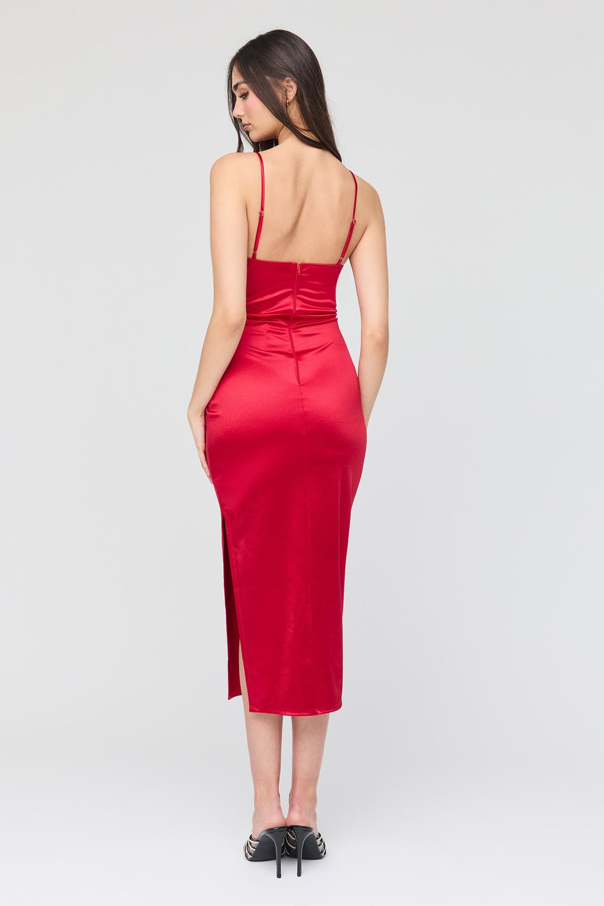 Vue alternative 3. Robe midi à col châle en satin