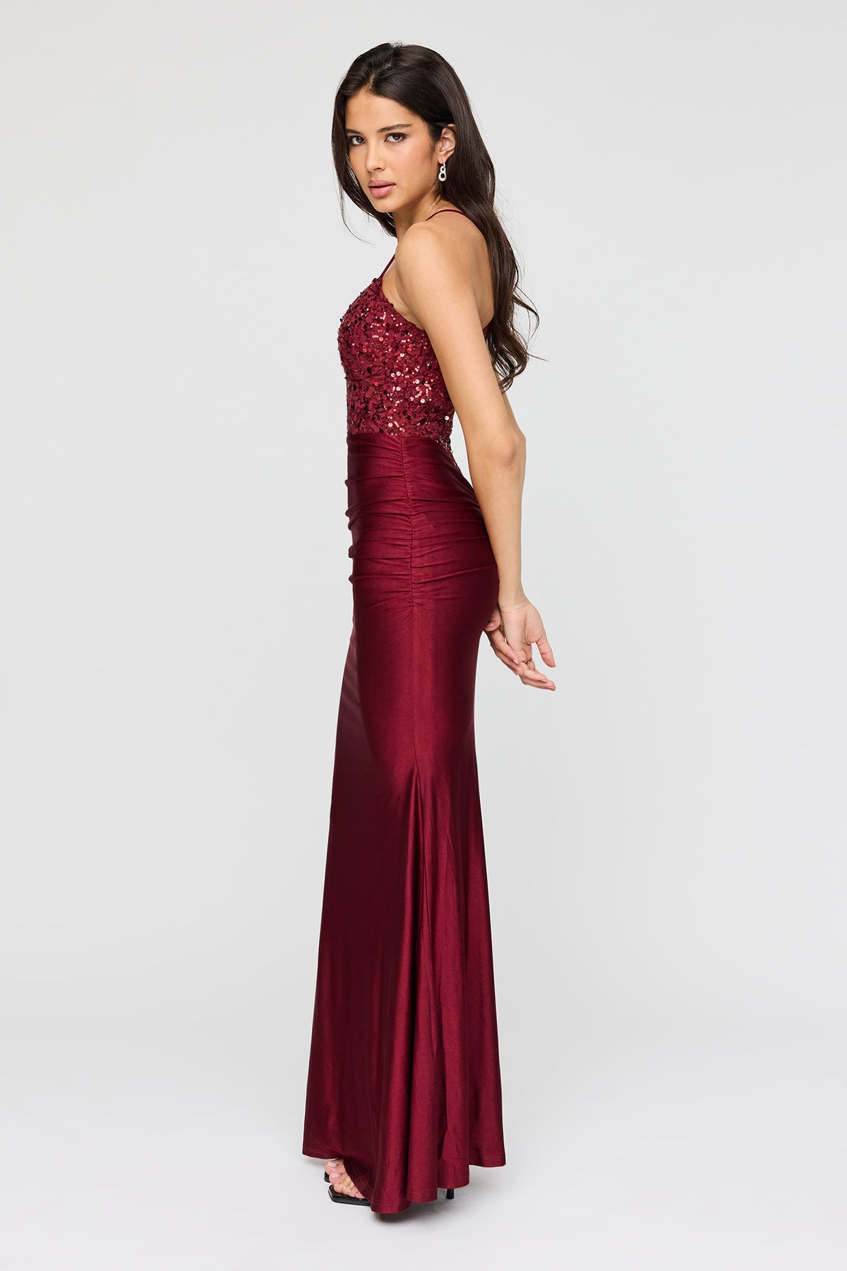 Vue alternative 2. Robe sirène ruchée à paillettes