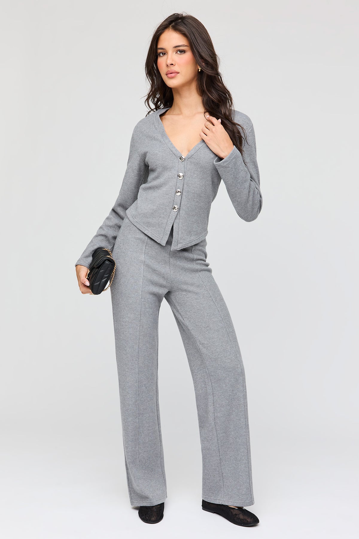 Vue alternative 3. Cardigan boutonné en tricot pelucheux