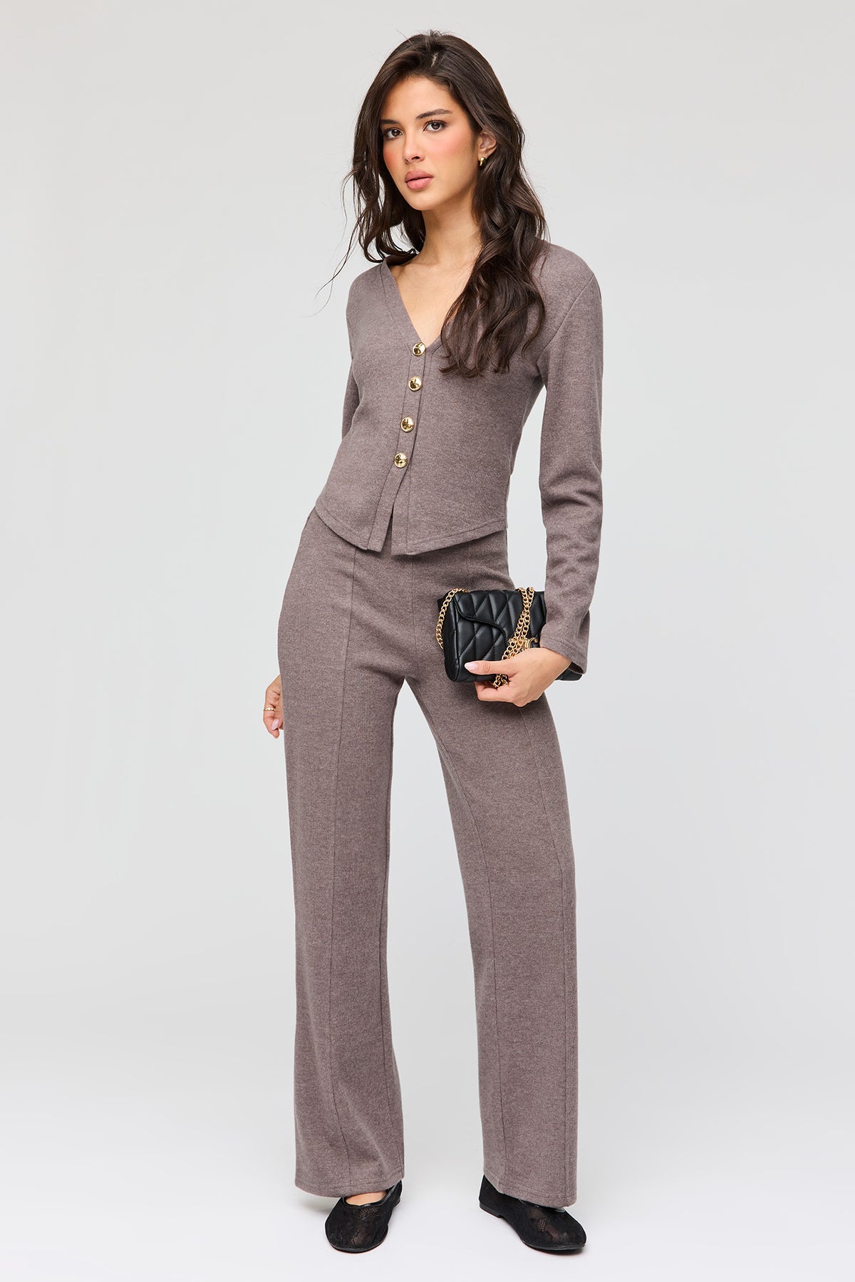Vue alternative 3. Cardigan boutonné en tricot pelucheux