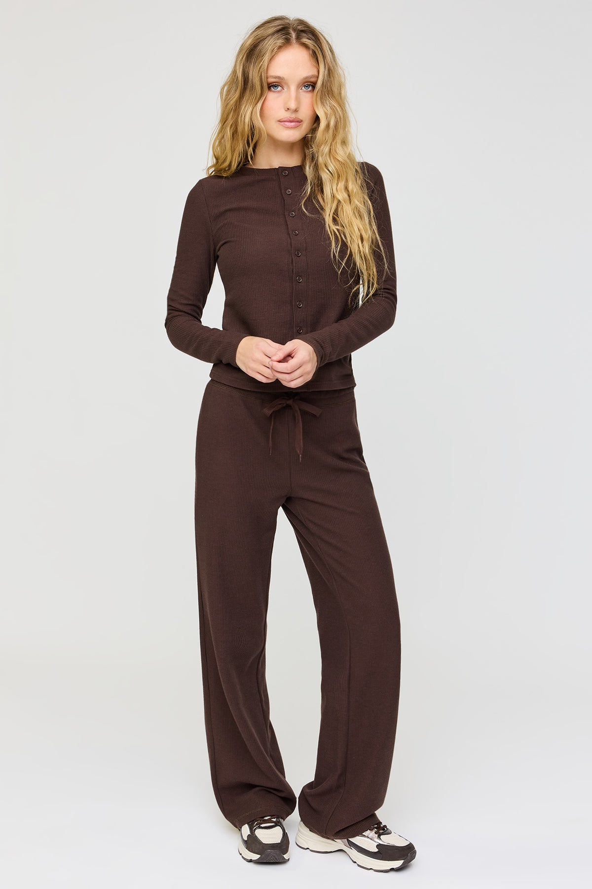 Vue alternative 3. Cardigan boutonné en tricot gaufré