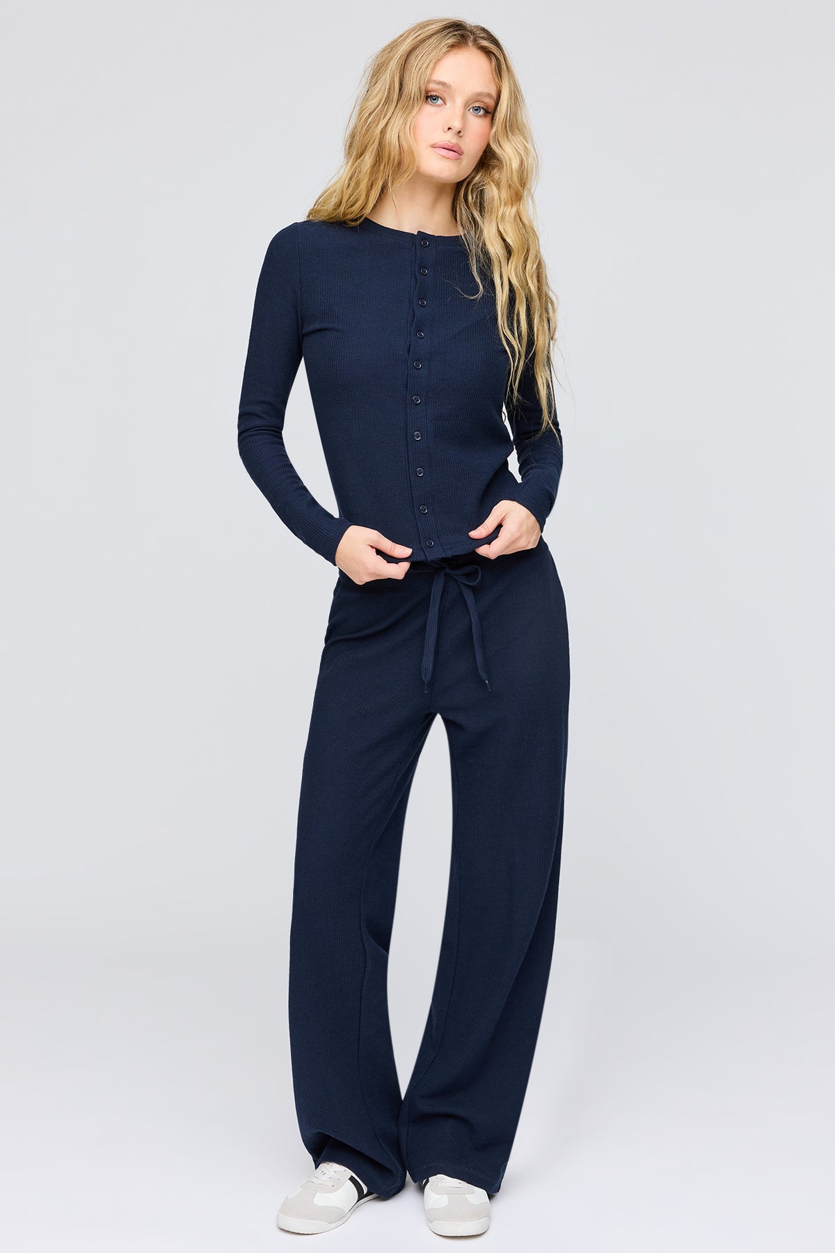 Vue alternative 3. Cardigan boutonné en tricot gaufré