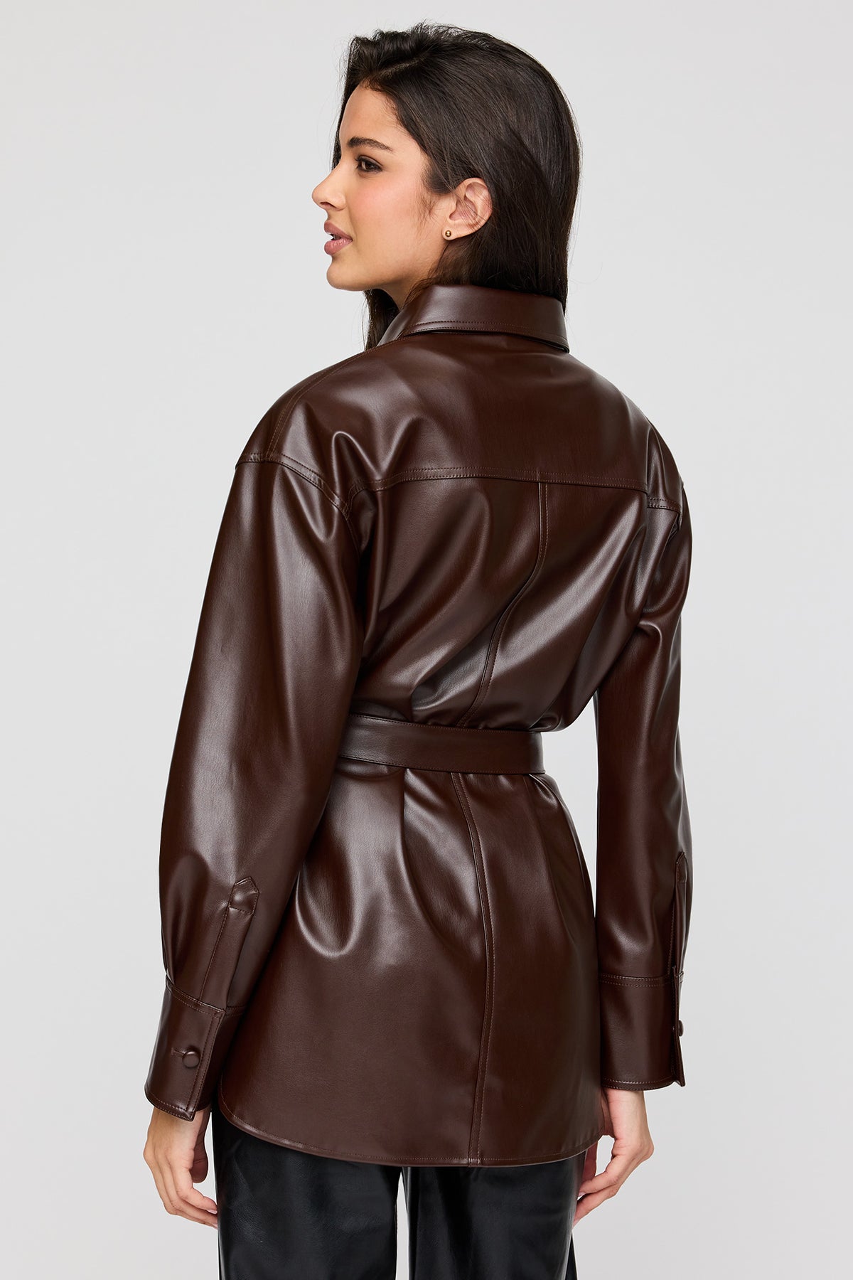 Vue alternative 2. Blouson boutonné surdimensionné en similicuir