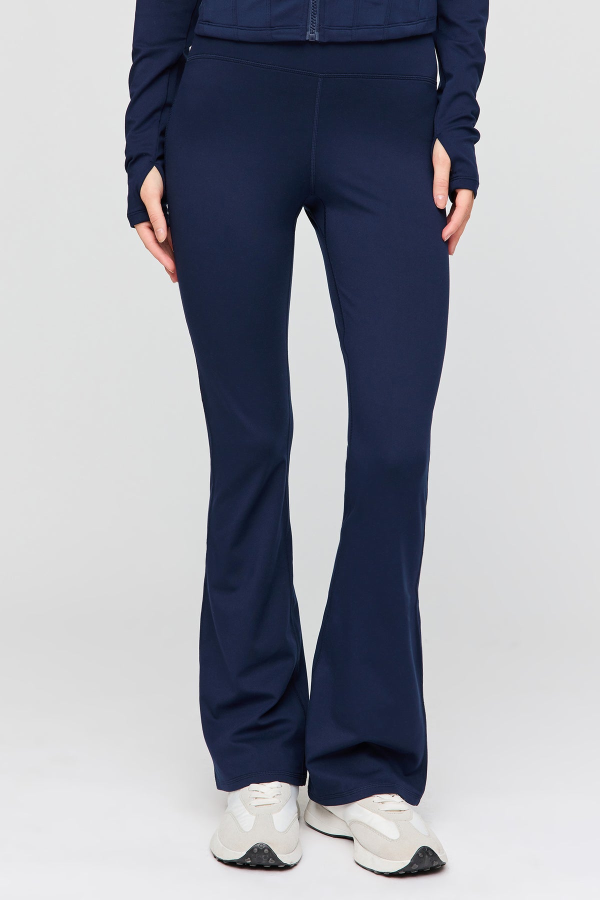 Vue alternative 2. Pantalon Active à jambe évasée doublé de molleton