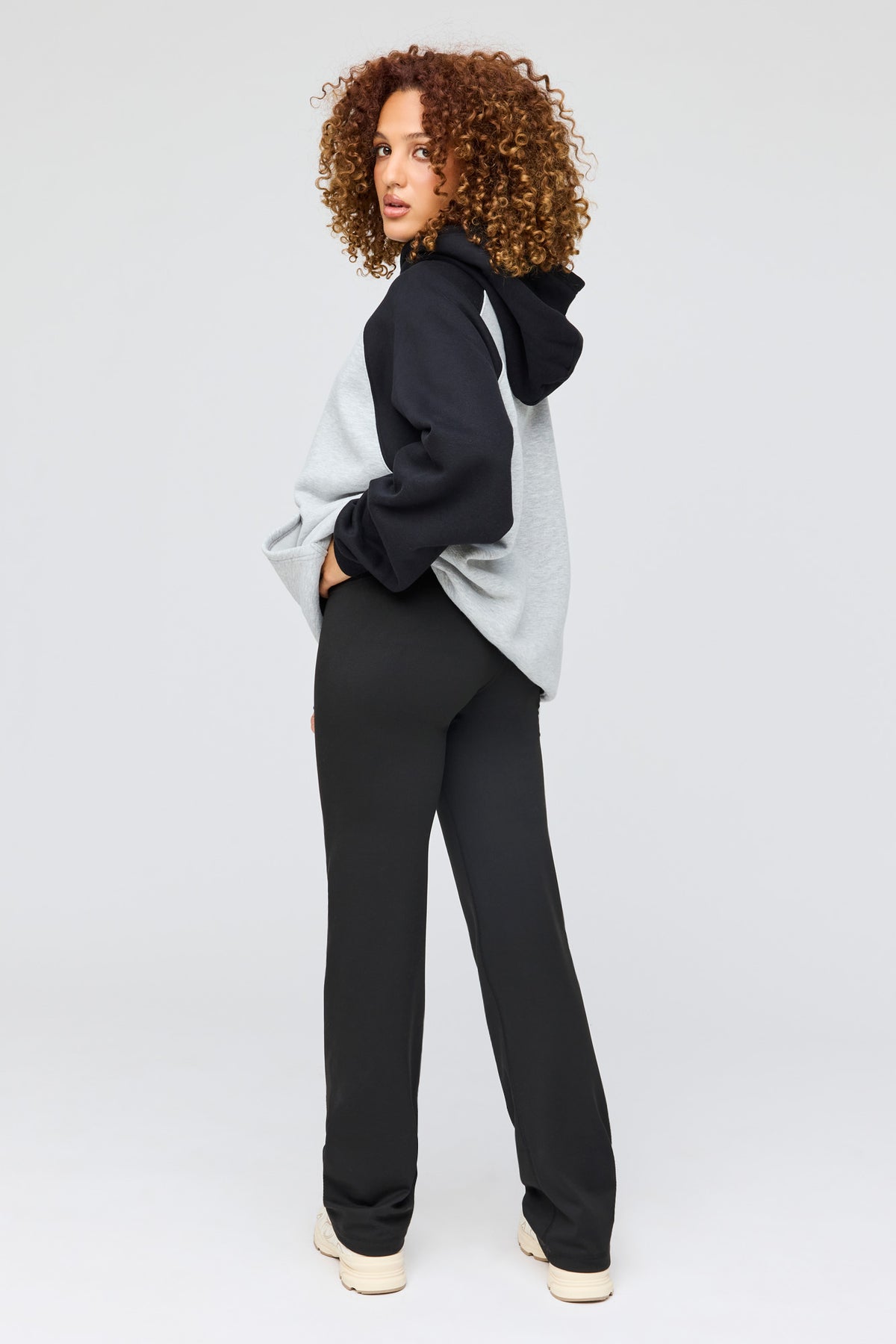 Vue alternative 3. Pantalon Active à jambe droite doublé de molleton