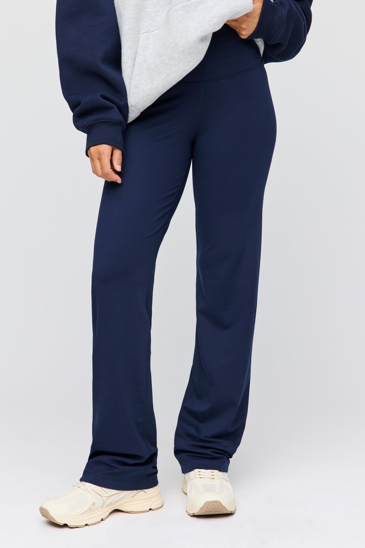 Vue alternative 2. Pantalon Active à jambe droite doublé de molleton