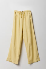 Jaune pâle