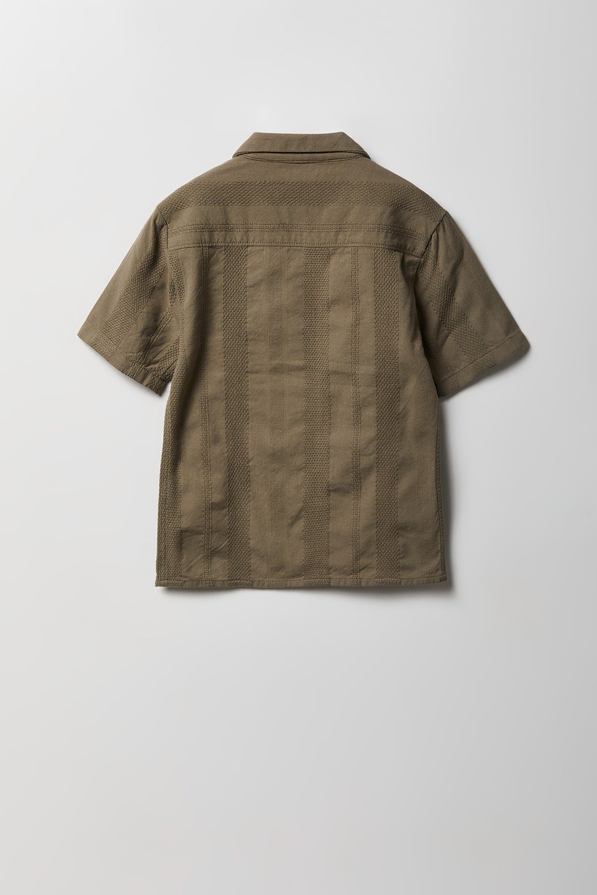 Vue alternative 2. Haut boutonné texturé pour garçon