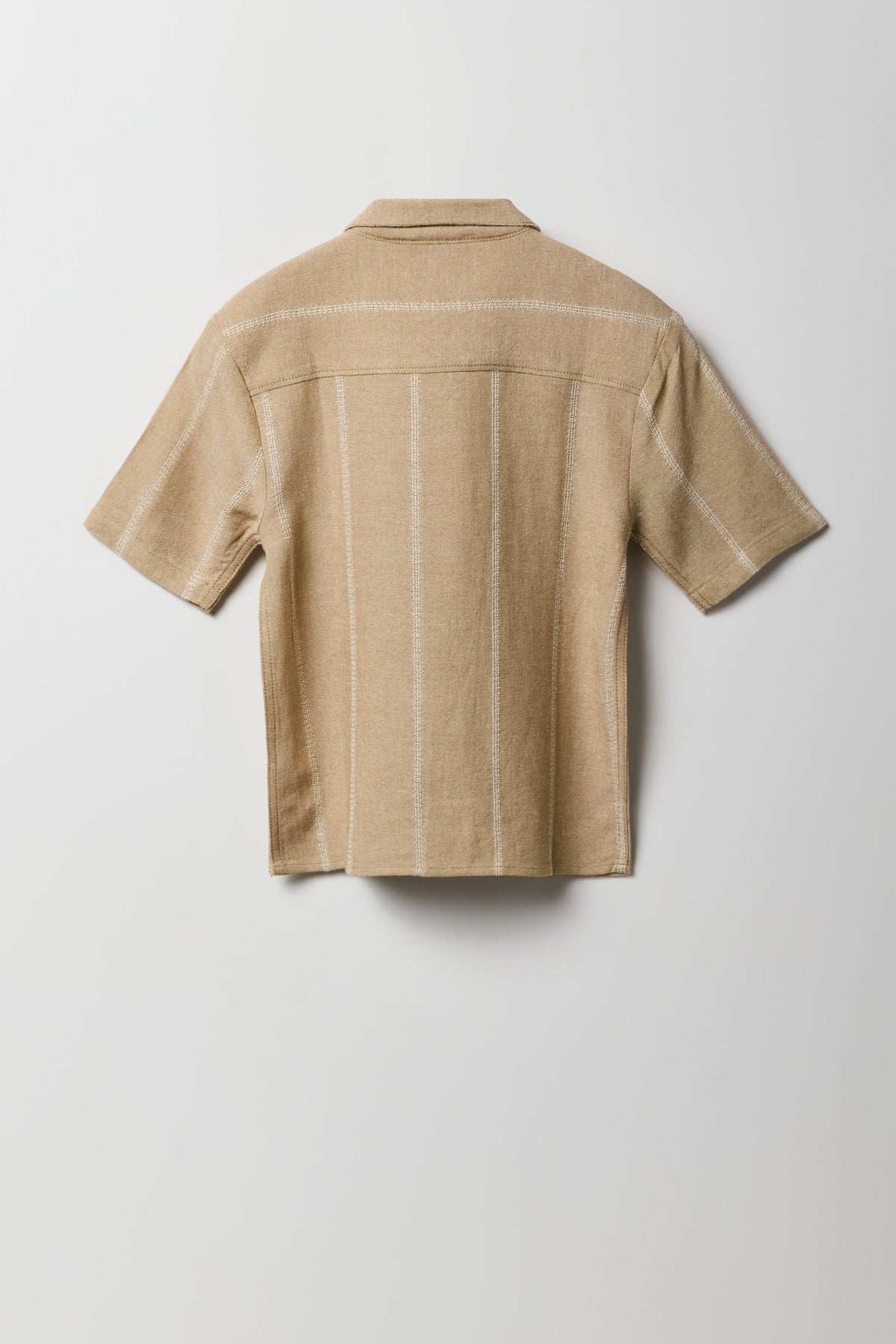 Vue alternative 2. Haut boutonné en mélange de lin pour garçons