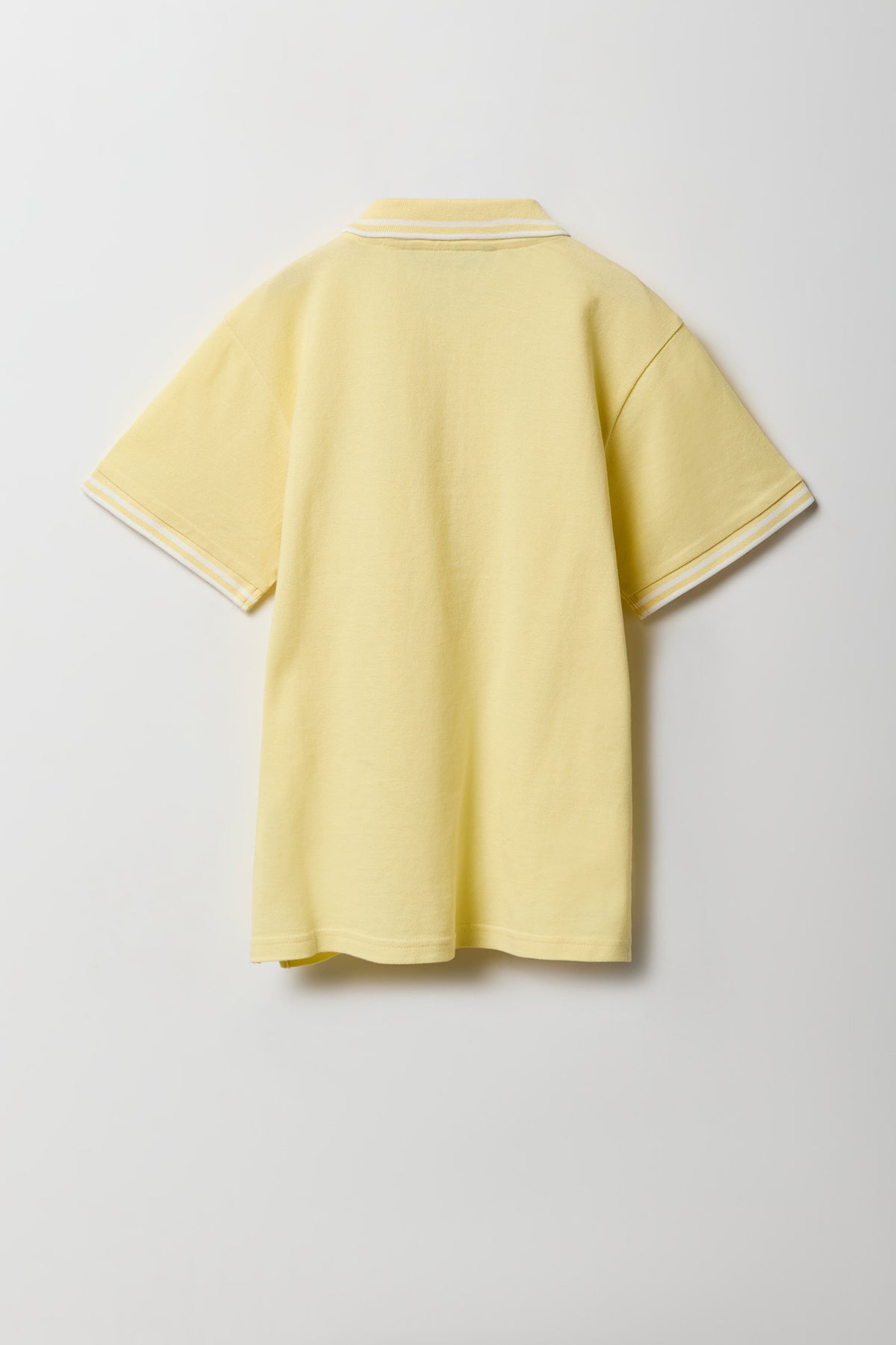 Vue alternative 2. Polo à broderie pour garçons