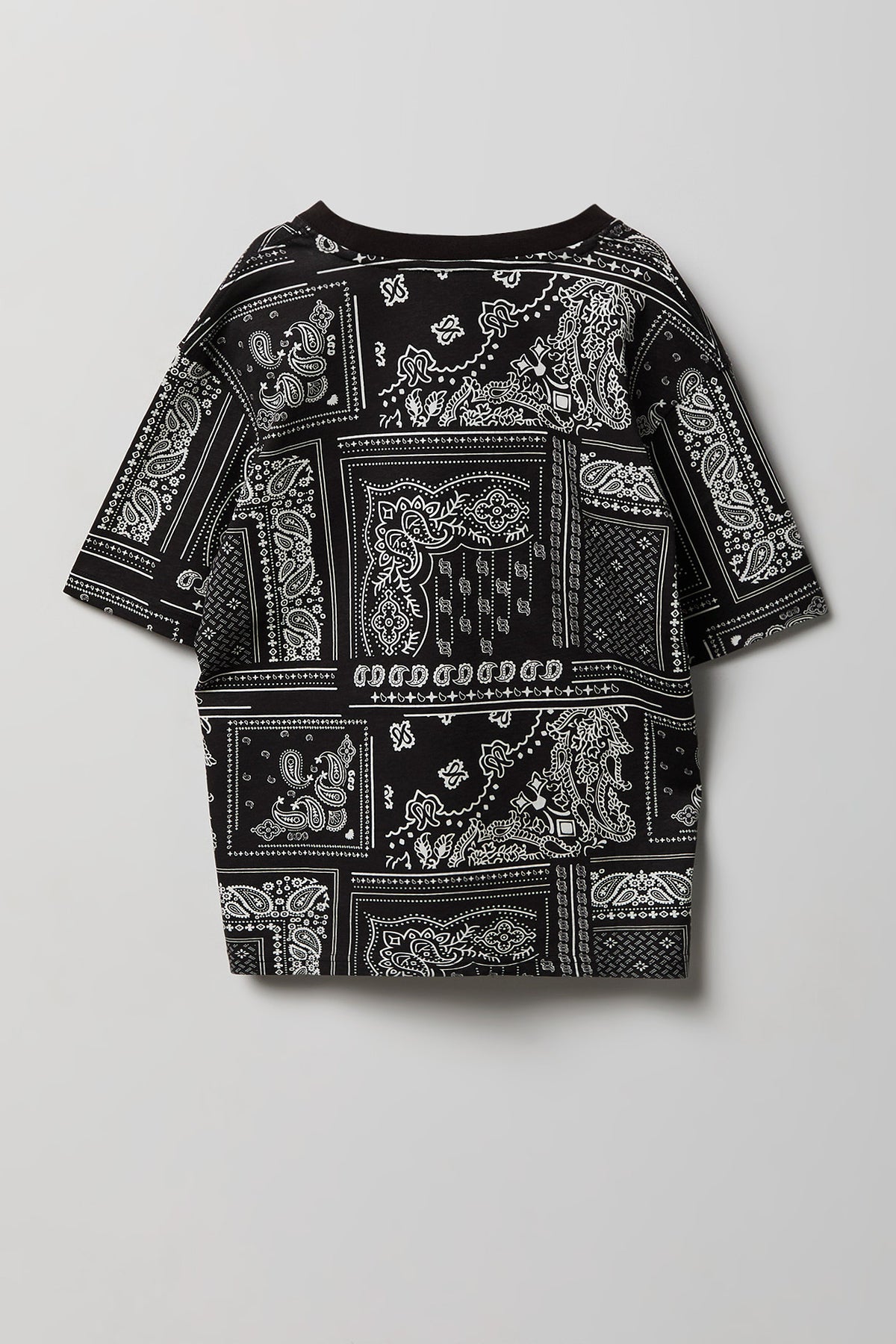 Alt View 2. Boys Printed T-Shirt - Black