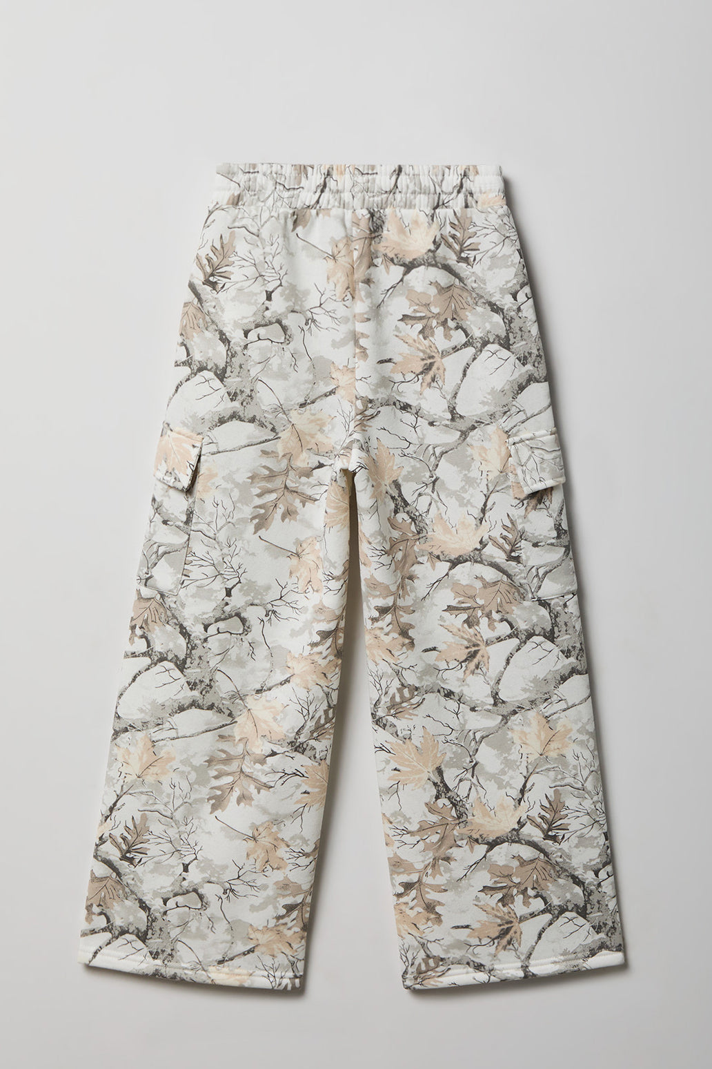 Vue alternative 2. Pantalon d'entraînement cargo à jambe large en molleton avec motif camouflage pour fille