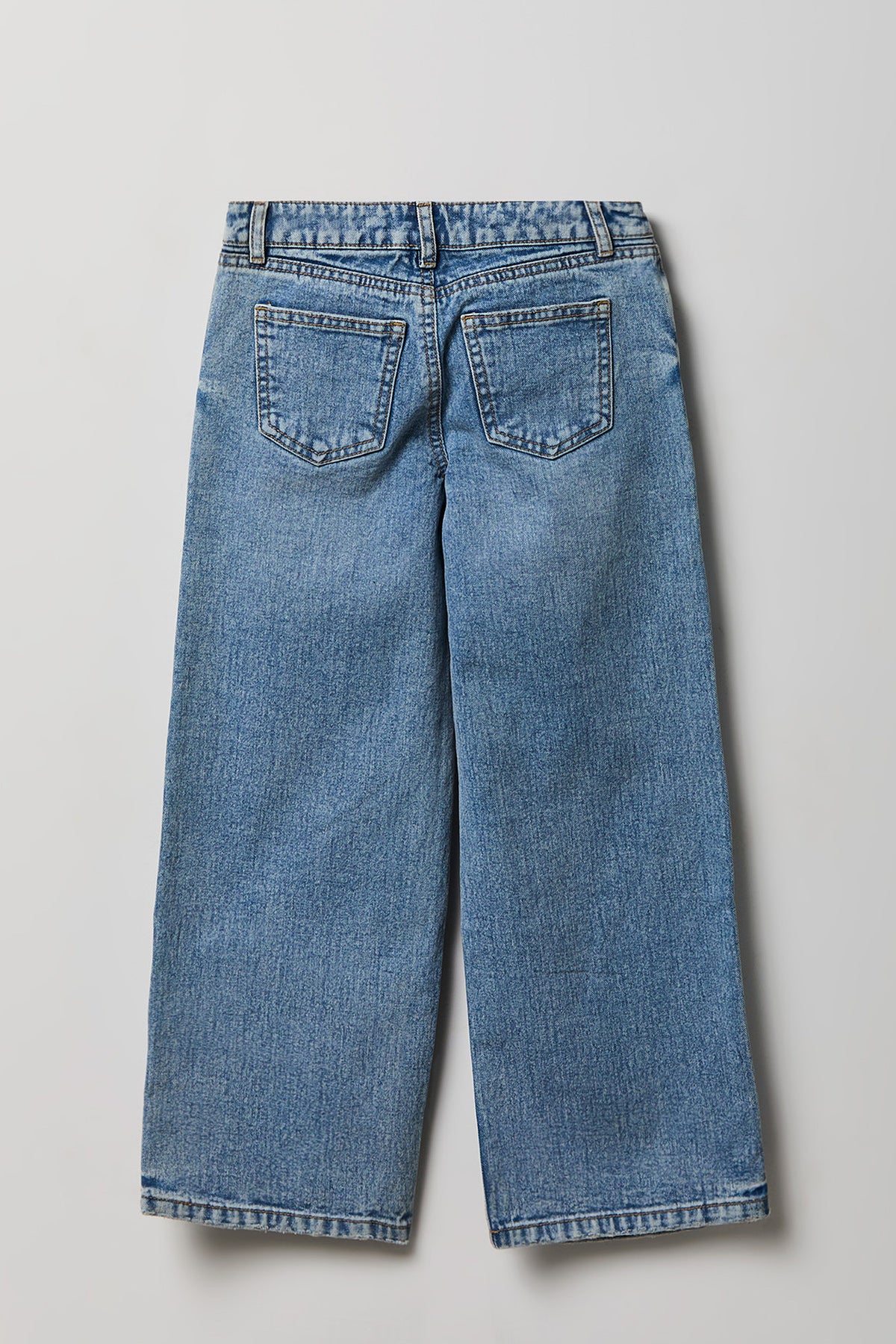 Alt View 2. Girls Graphic Wide Leg Baggy Jean - Medium Blue