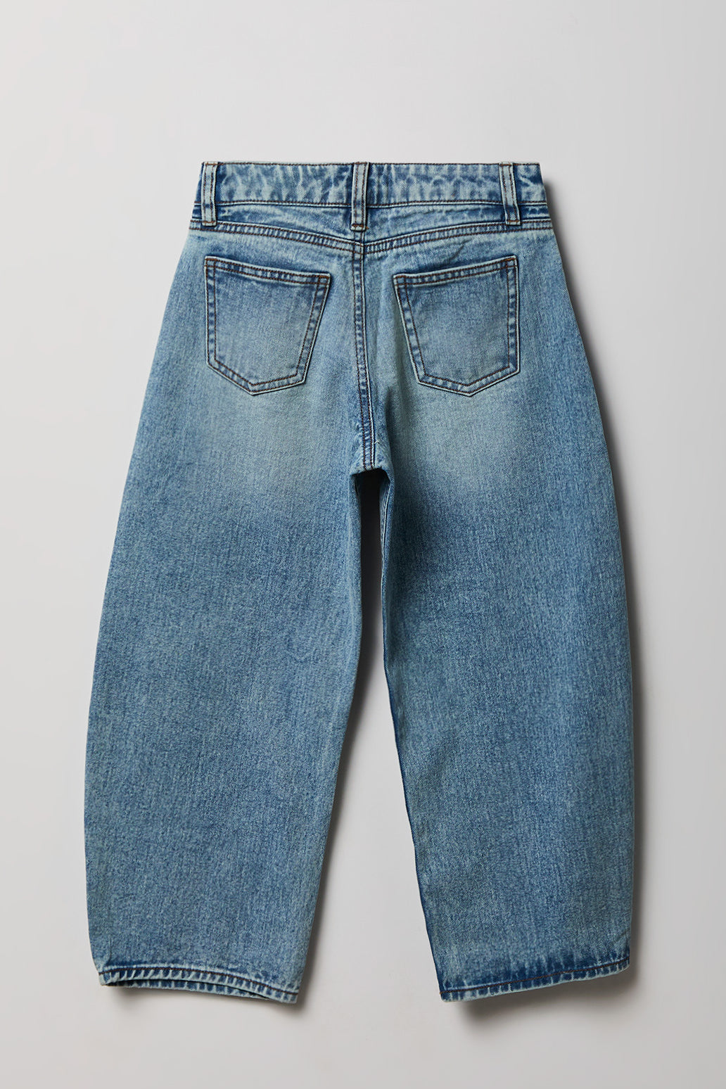 Alt View 2. Girls Mid Rise Barrel Jean - Medium Blue