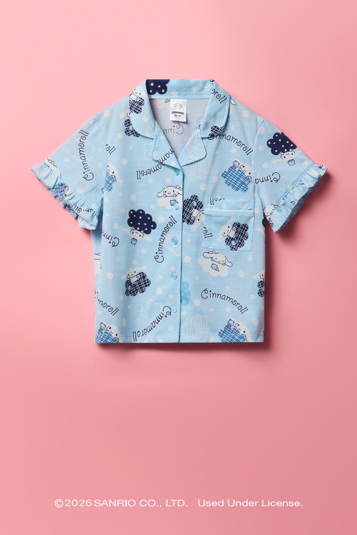 Vue alternative 2. Ensemble pyjama avec haut boutonné à imprimé Cinnamoroll™ et short pour fille